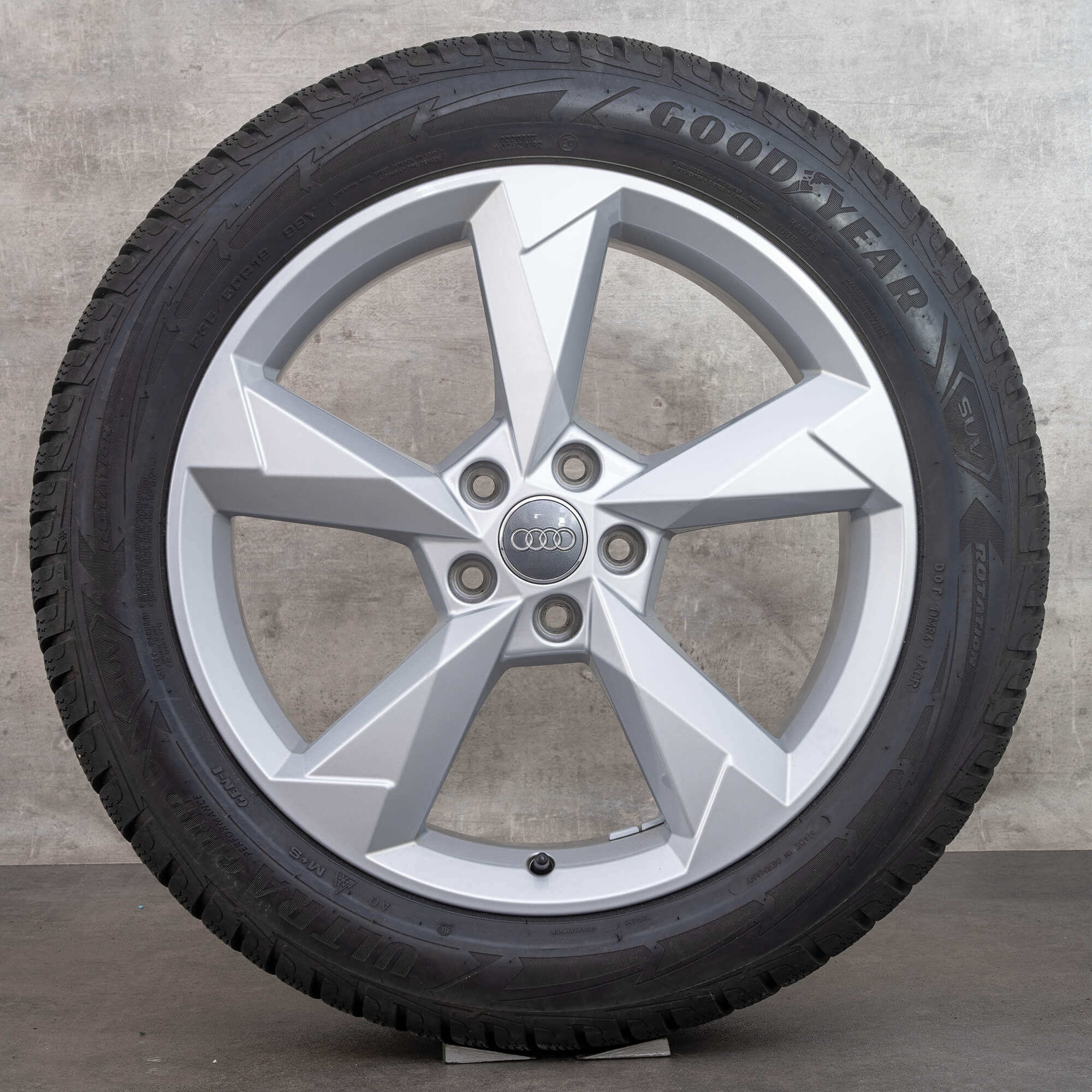 Audi 19 inch Q3 II F3 velgen winterbanden OEM wintervelgen Dynamic