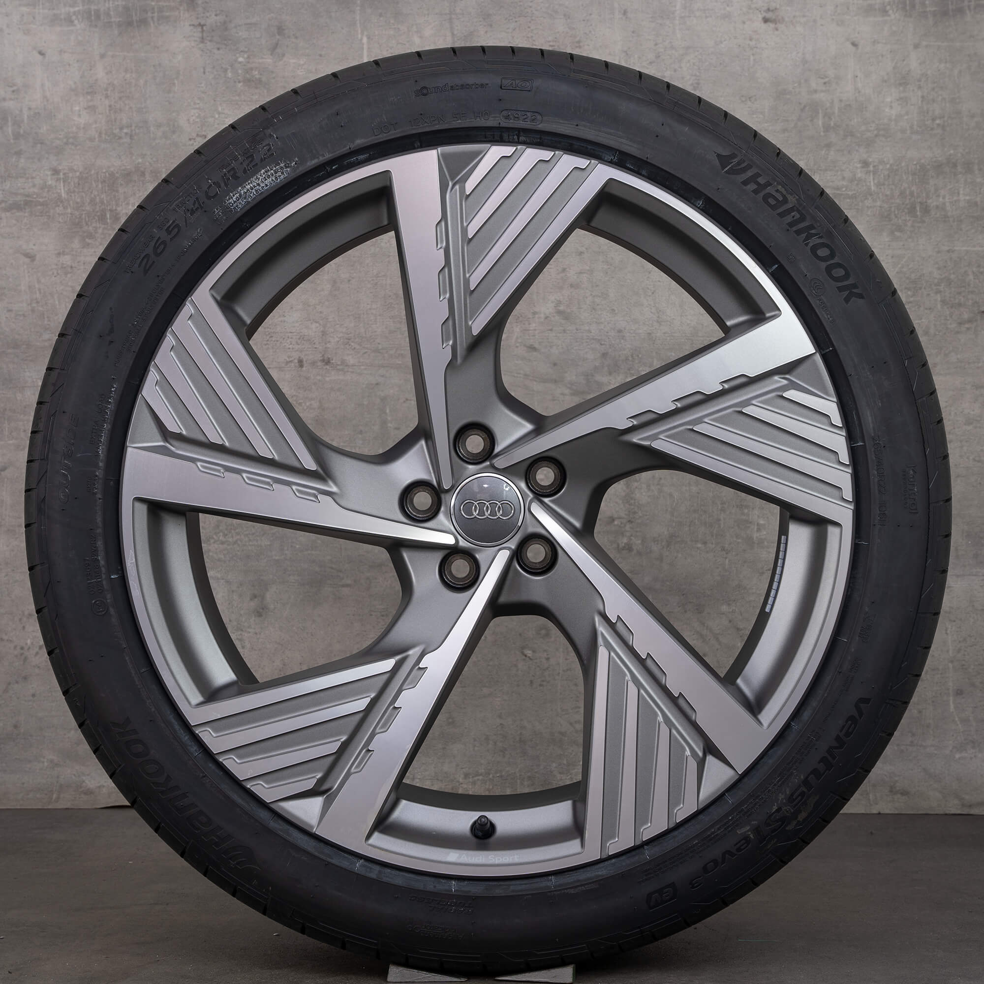 Audi Q8 e-tron GE summer wheels 22 inch rims 4KE601025B tires