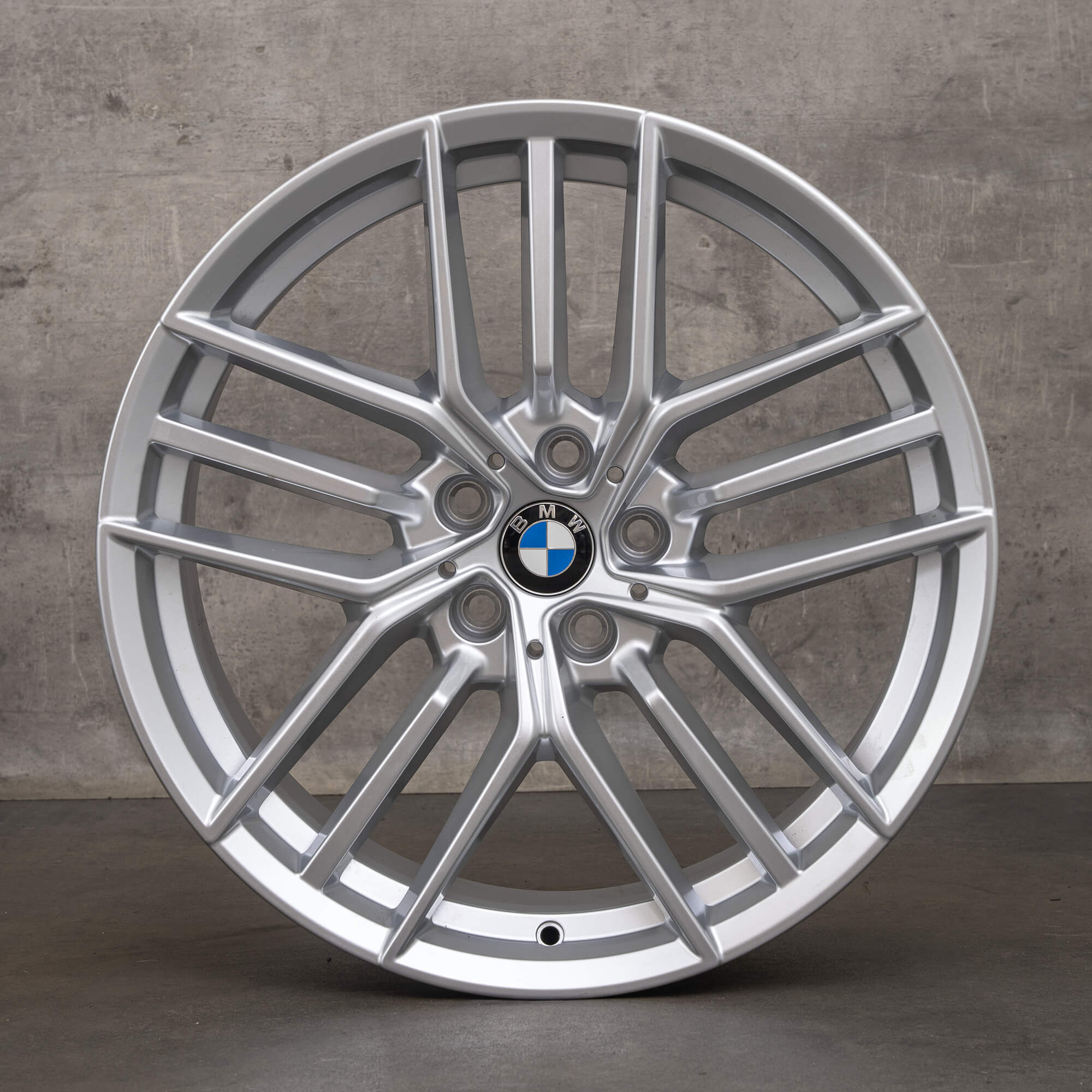 Cerchi originali BMW Serie 5 i5 19 pollici G60 G61 Styling 933 5A324D6 argento NOVITÀ