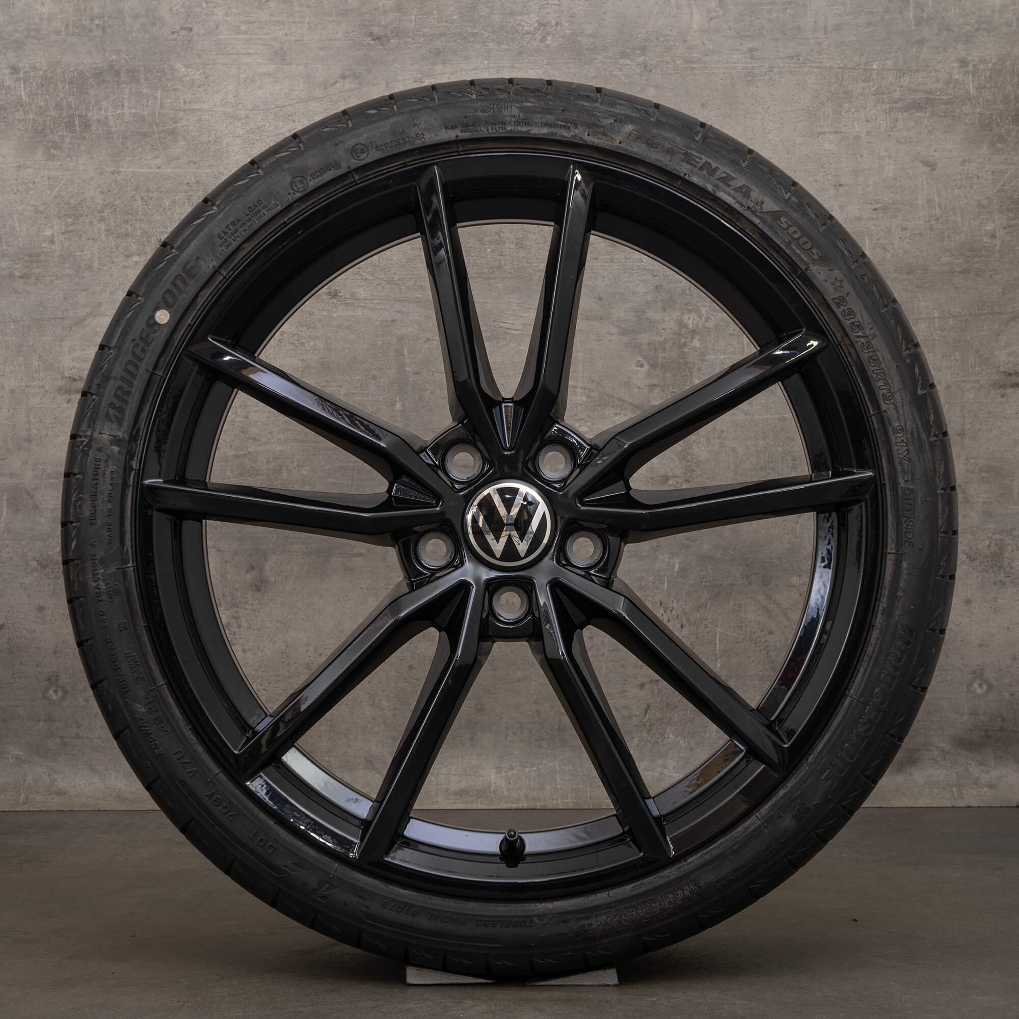 Pneus été d'origine VW Golf 6 7 R GTI 19 pouces jantes Pretoria 5G0601025AJ