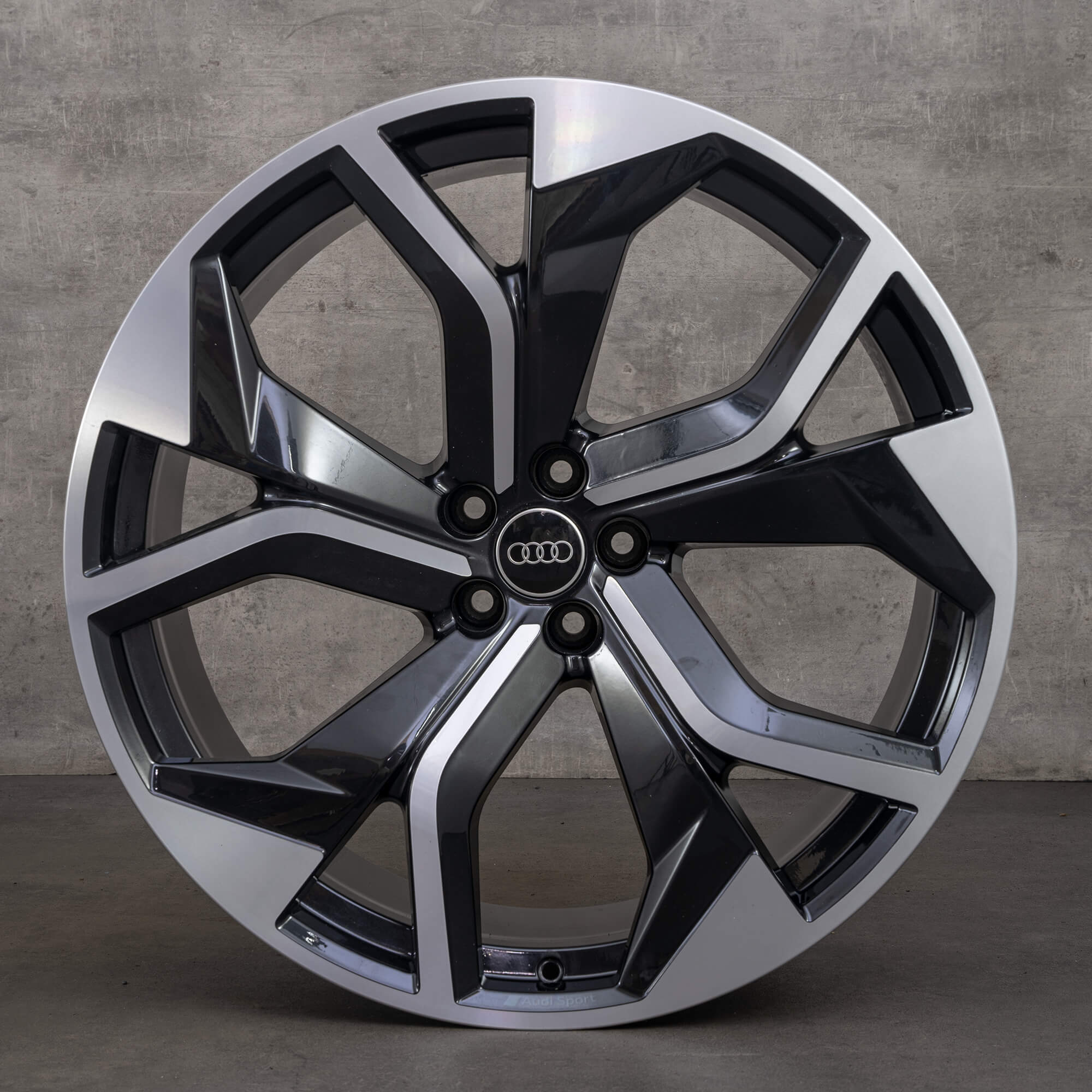 Audi RS Q8 4M8 23 inç rotor jantları 10,5 x ET18 alüminyum jantlar 4M8601025AP