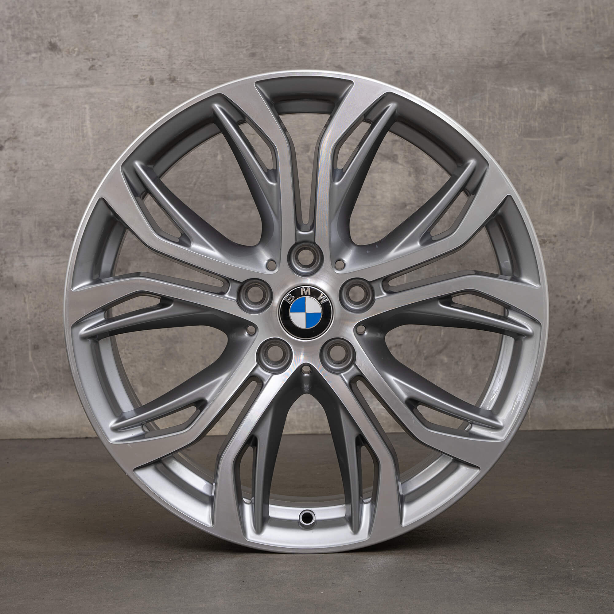 BMW X1 F48 X2 F39 18 tums fälgar styling 566 aluminiumfälgar 6856067 järngrå