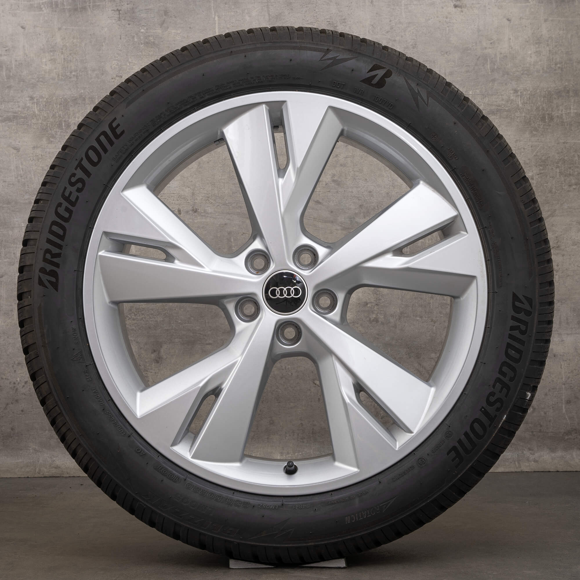 Llantas originales Audi Q4 e tron 20 pulgadas con neumáticos de invierno