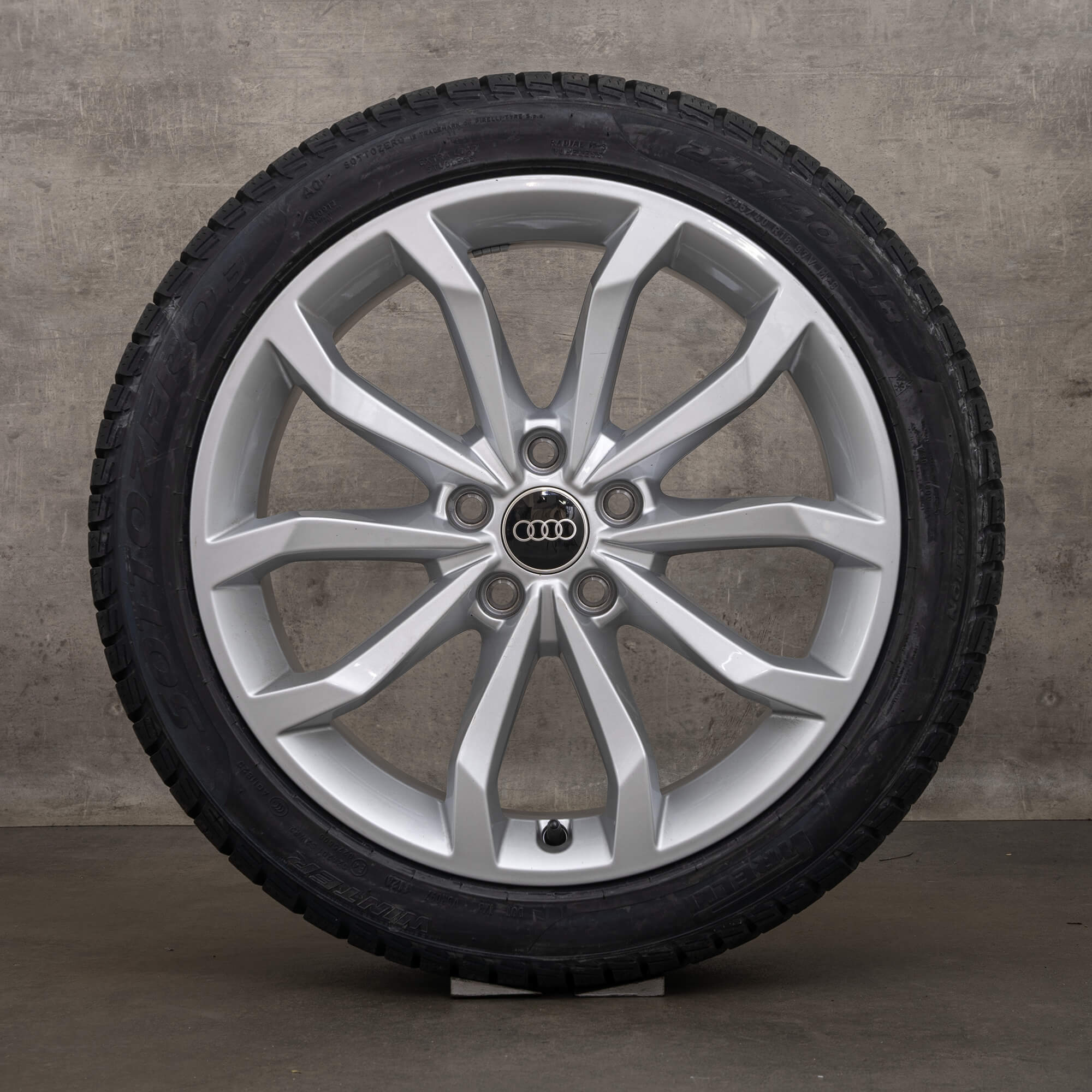 Jante originale Audi A4 S4 iarna 18 inch 8W B9 jante 8W0601025H argintiu NOU