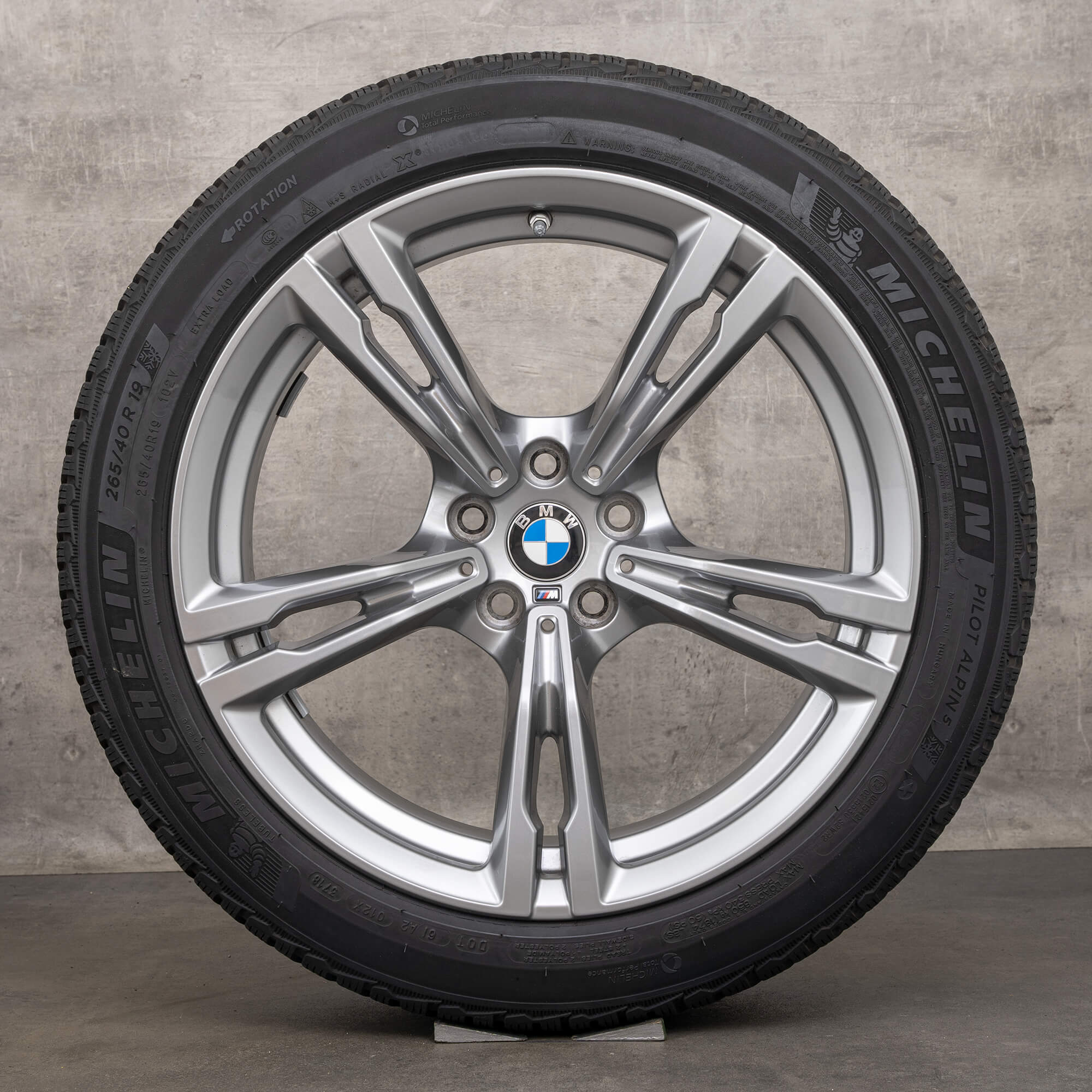 BMW M5 F90 jantes hiver pneus 19 pouces style 705 M 7857075