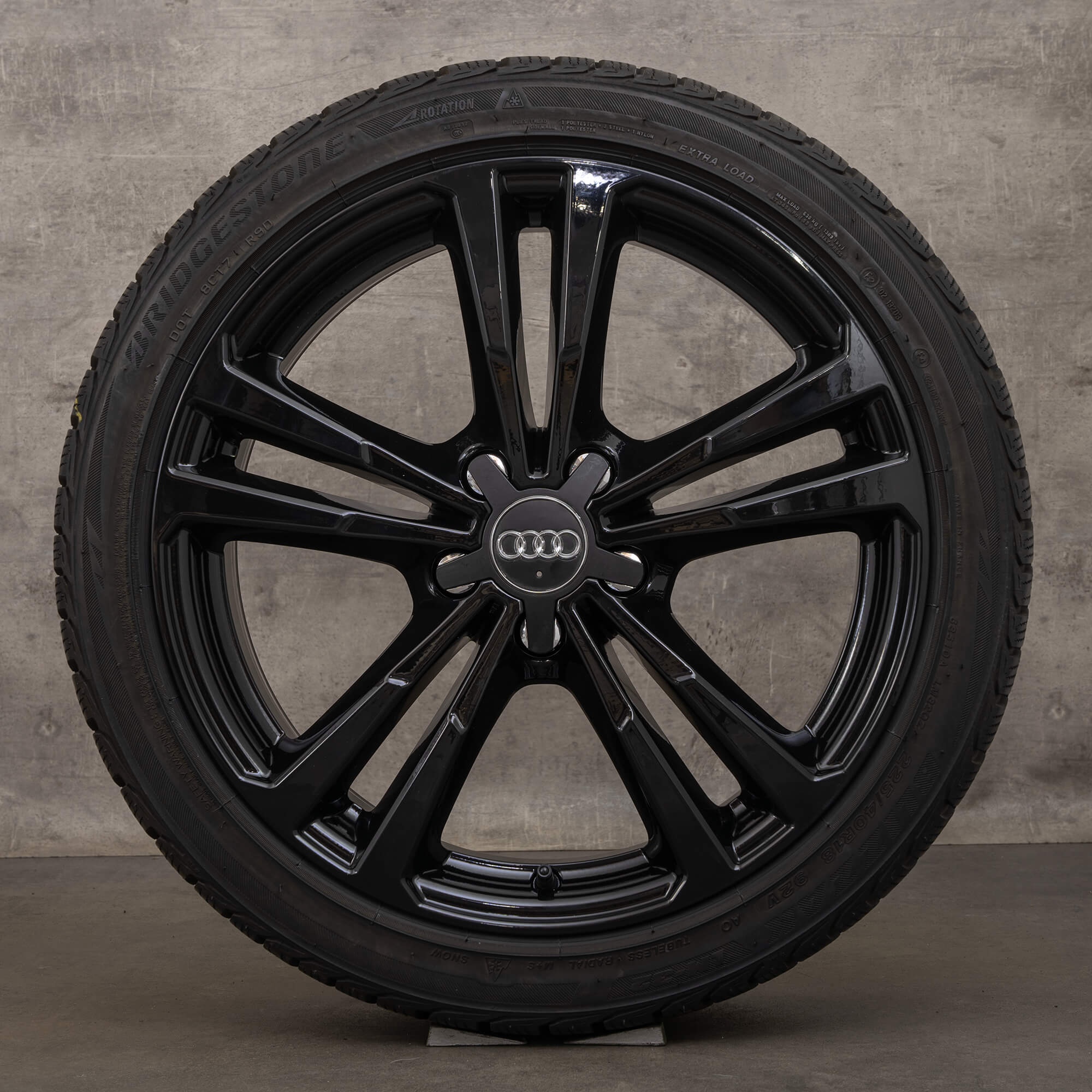 Jante anvelope de iarna originale Audi A3 S3 8V 18 inch 8V0601025AJ negre