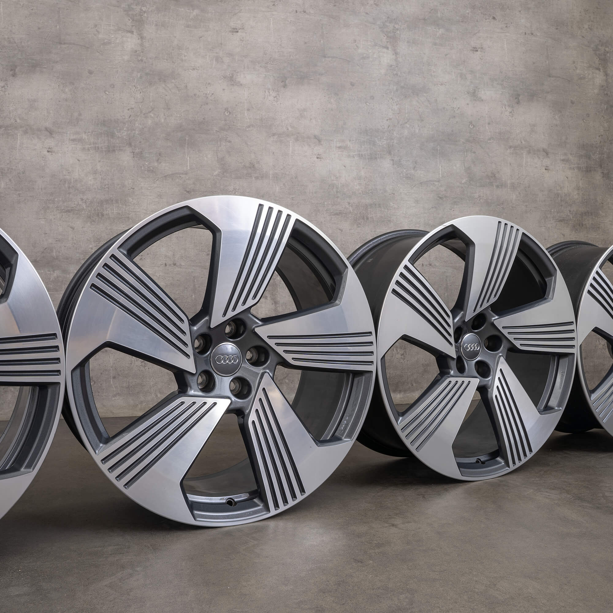 Original Audi Q8 e tron GE Sportback 21 inch rims aluminum 4KE601025F