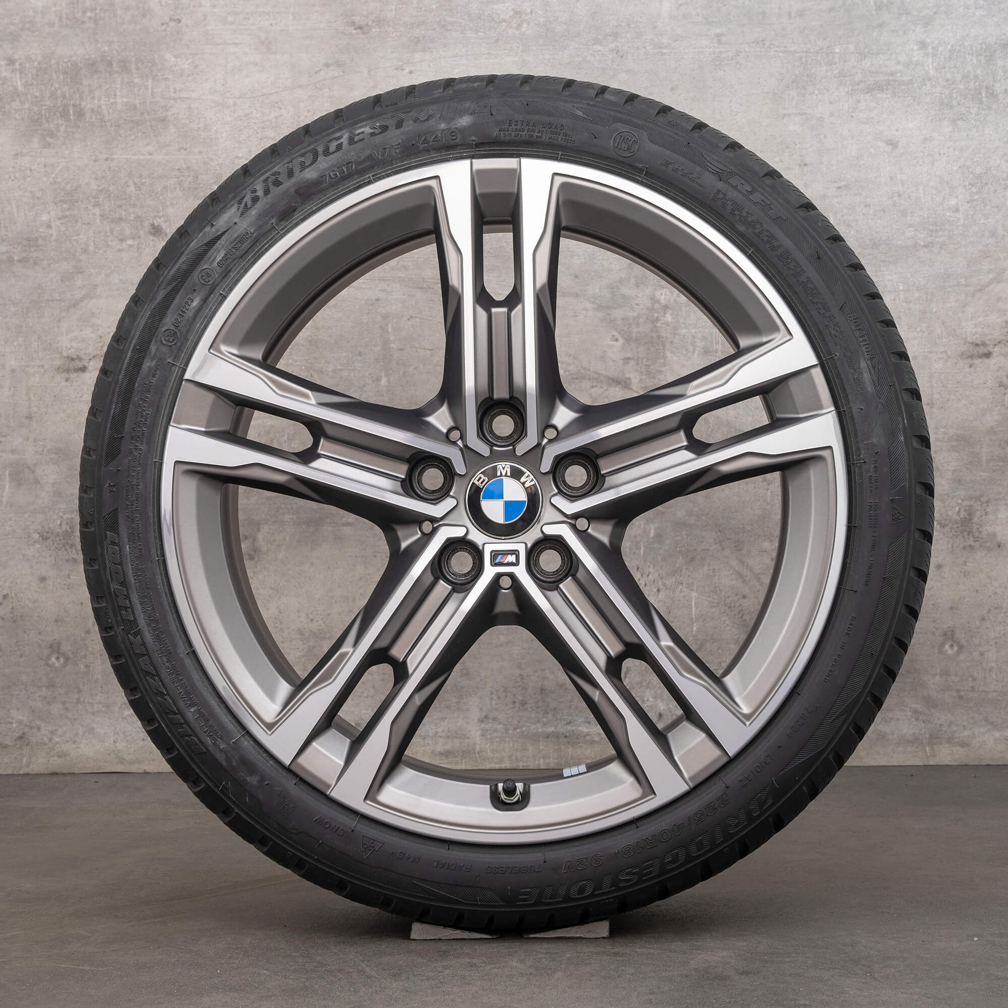 BMW řady 1 F40 Řada 2 F44 Gran Coupe zimni alu kola 18 palcové ráfky pneumatiky 556 M