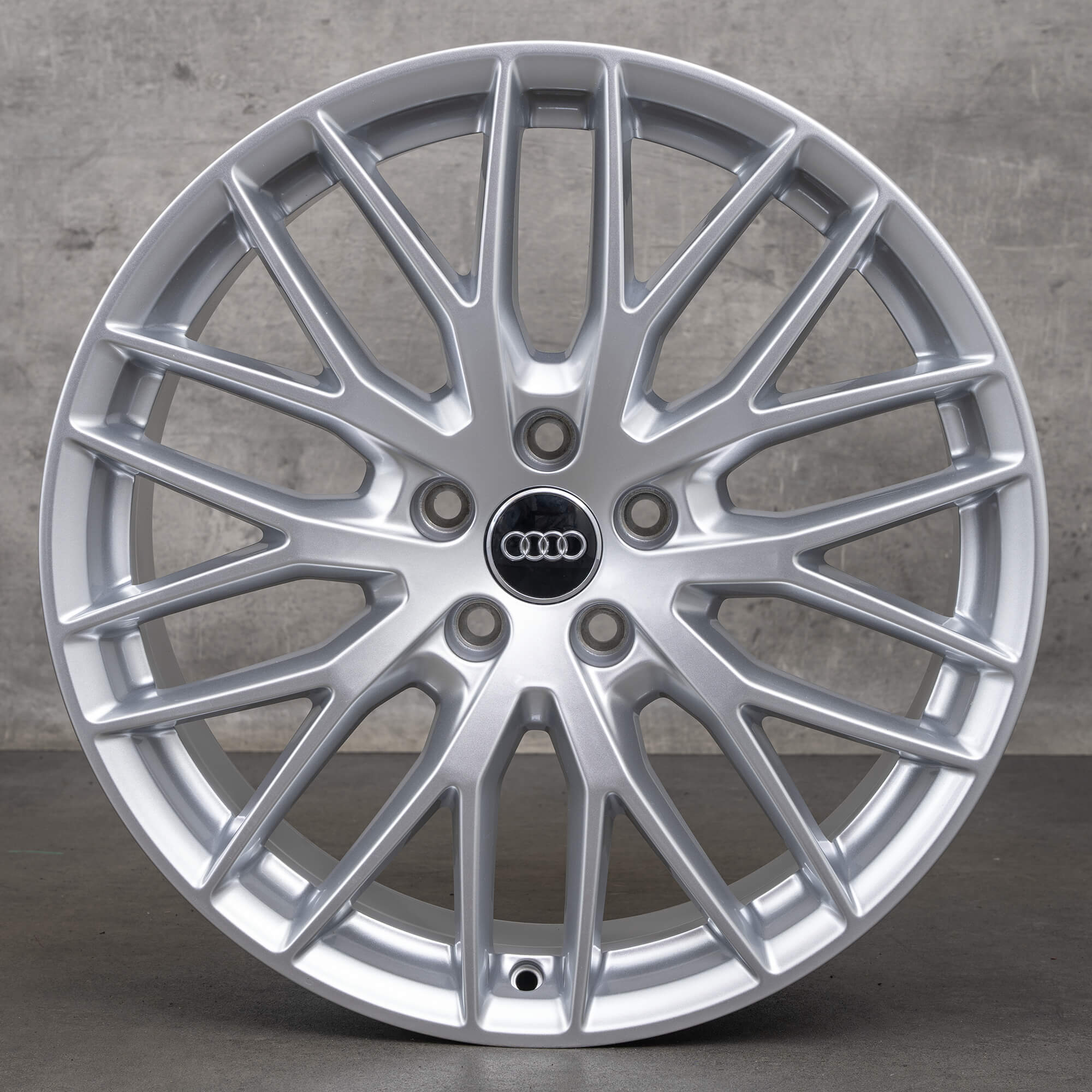 Audi Q2 SQ2 GA 19 Zoll Felgen 81A601025AB silber Y Speichen Design