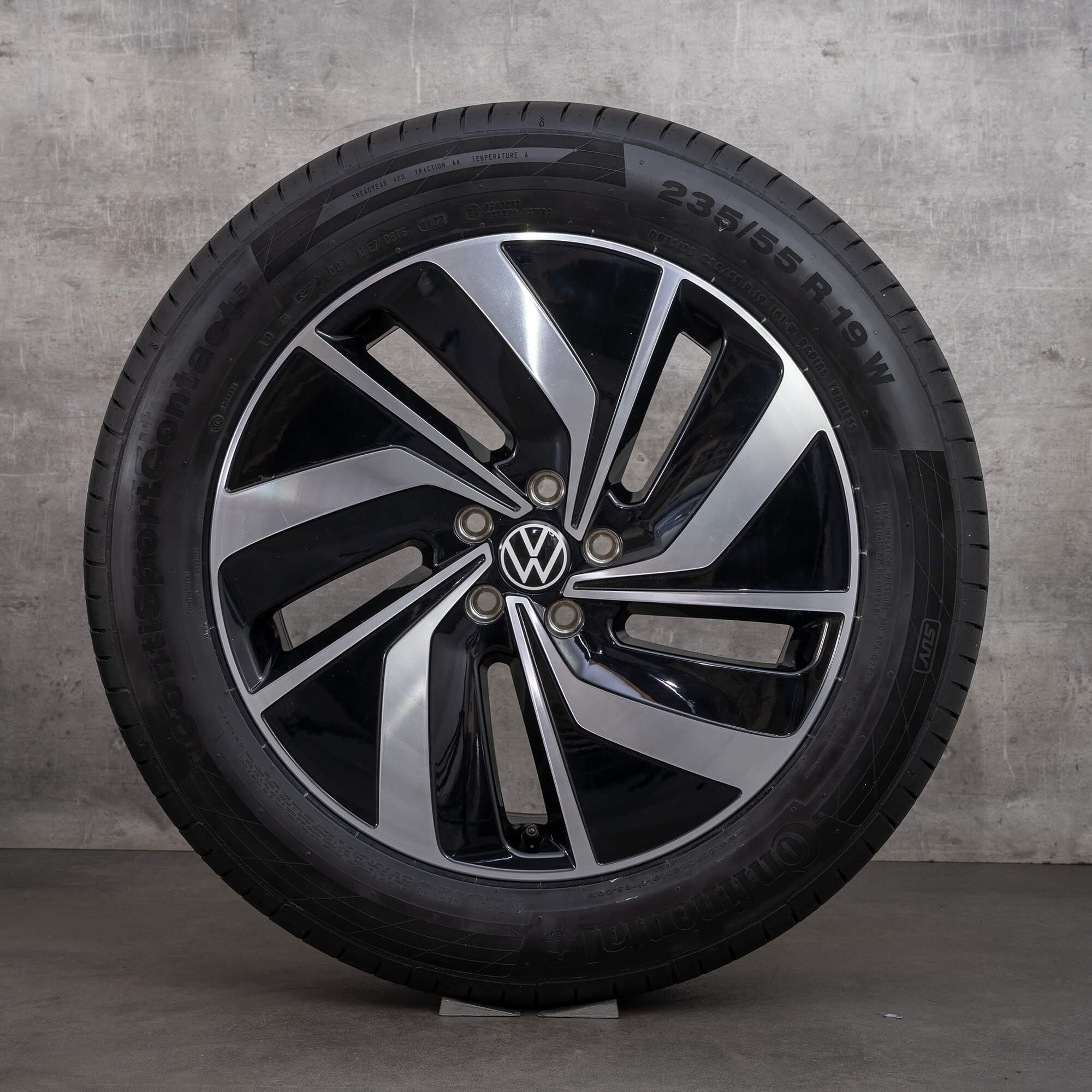 VW Viloran sommarhjul 19 tum sommardäck fälgar 30D601025