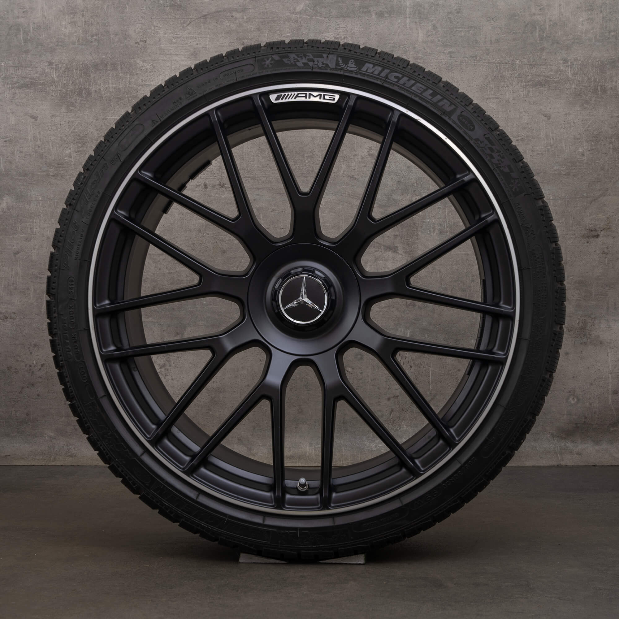 Originale AMG Mercedes Benz C63 S 19 20 tommer C205 A205 fælge vinterdæk A2054015900 A2054016100 sorte matte vinterhjul