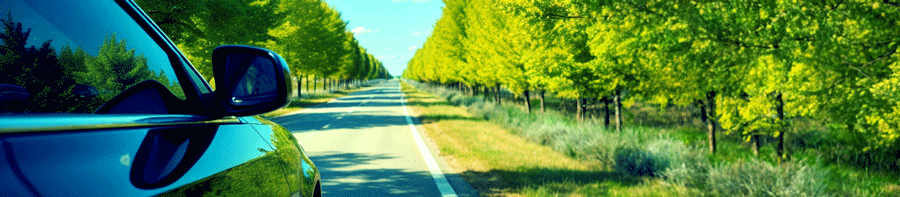 Auto fährt in den Sommerurlaub