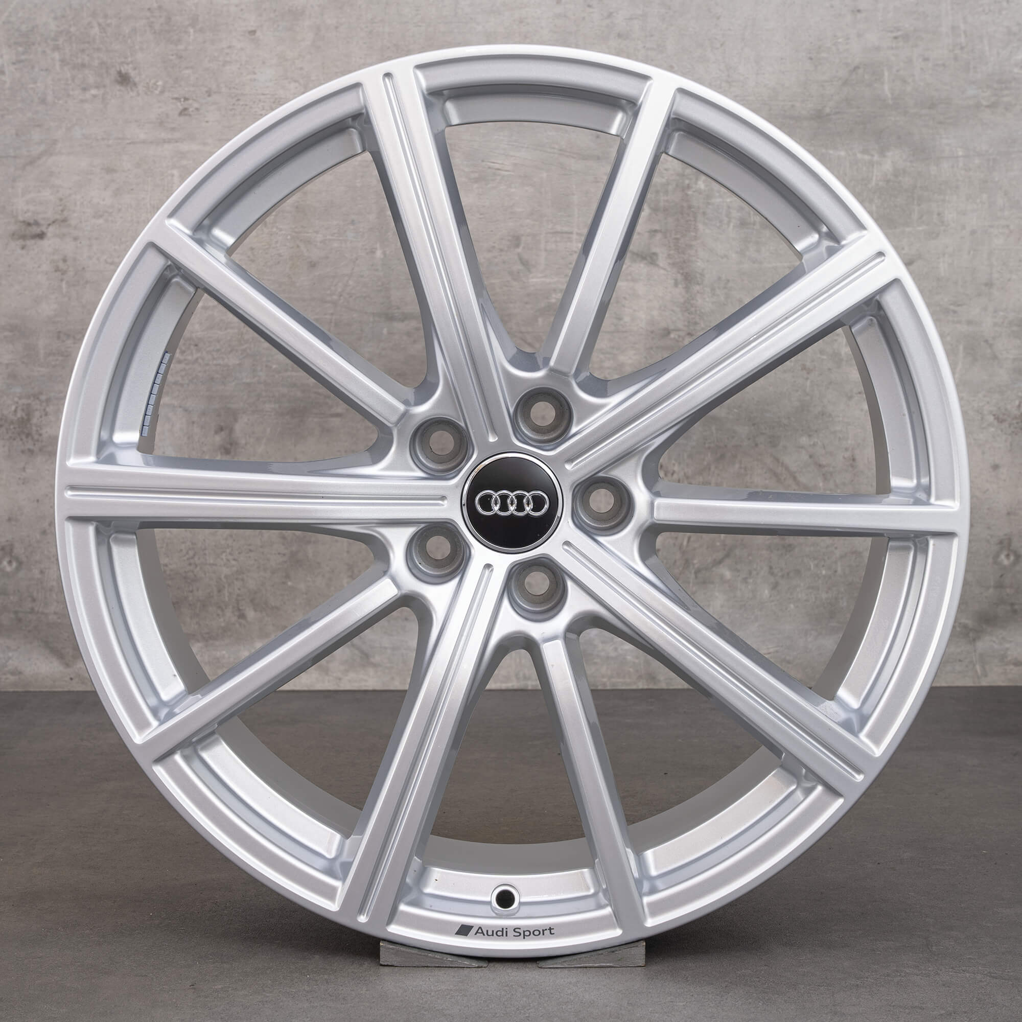 Audi jantes 20 pouces S line Q3 RSQ3 F3 aluminium 83A601025S 8,5 x ET 38 NEUF