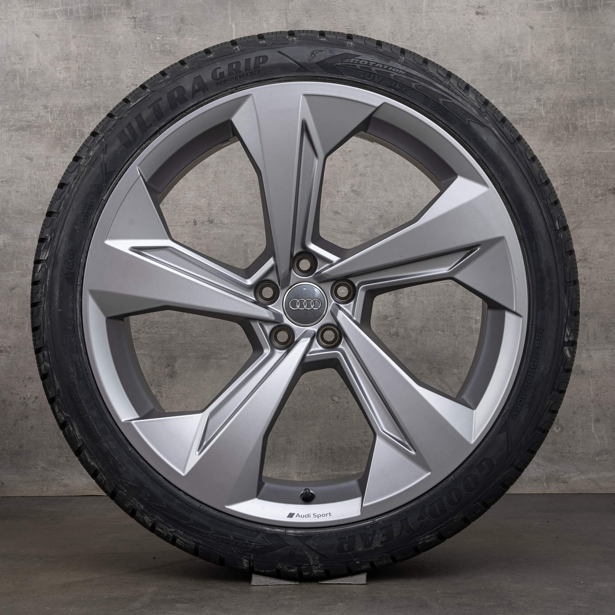 Audi Q7 SQ7 OEM winter wheels tires 22 inch rims 4M Edge 4M0601025CD