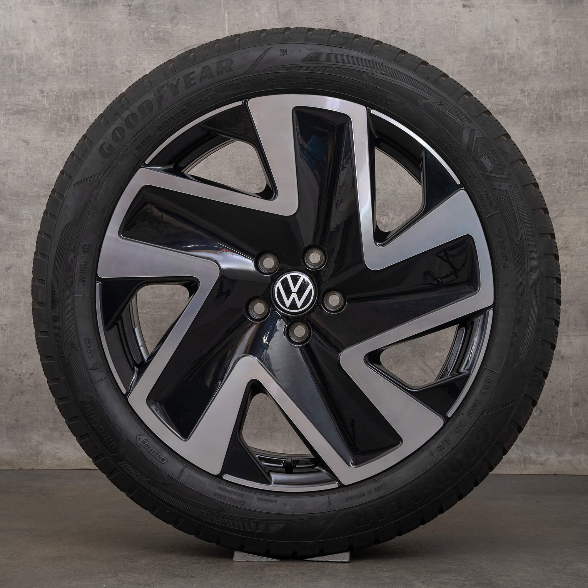 ID VW. Ruote invernali Buzz Pro Cerchi da 20 pollici Pneumatici in alluminio
