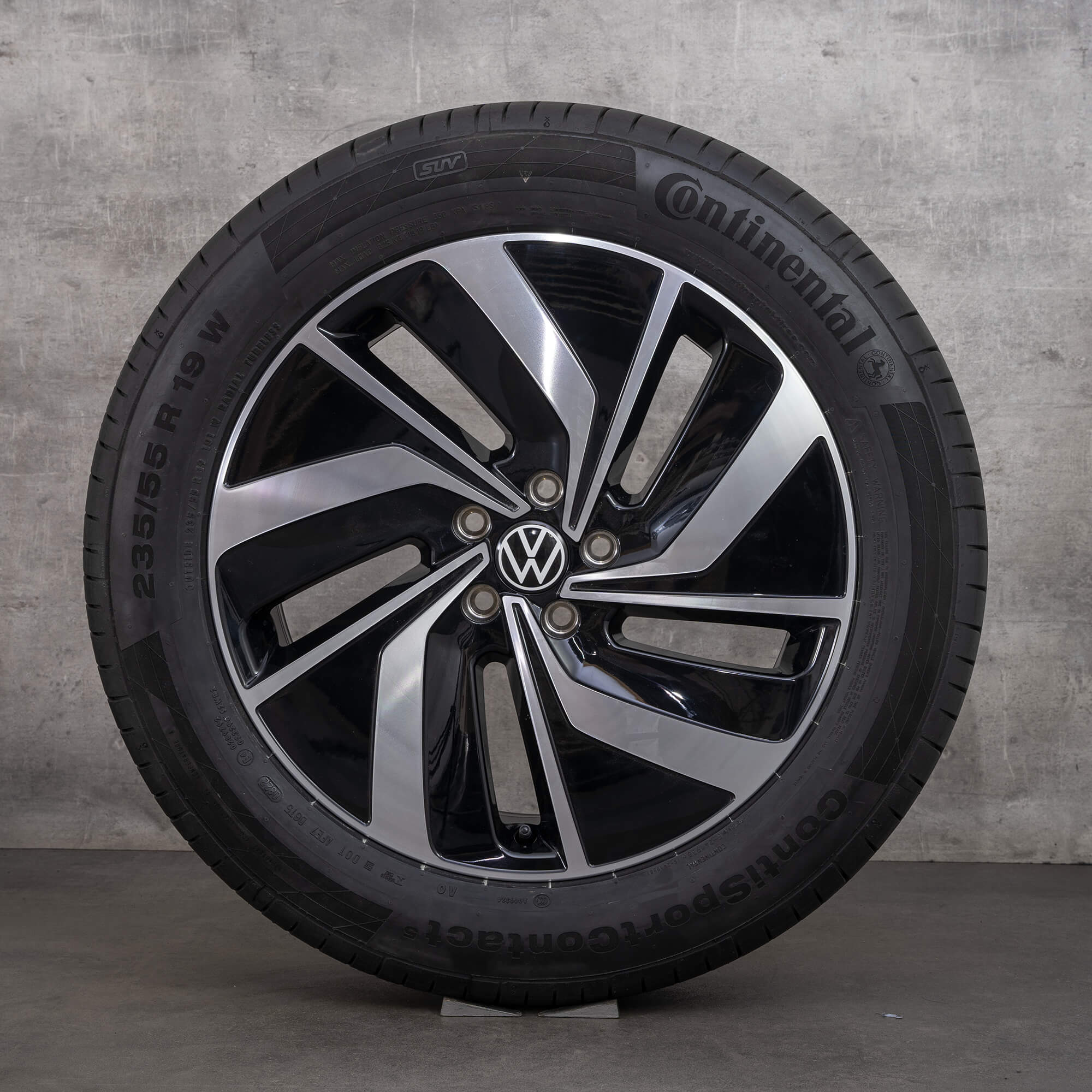 VW Viloran summer wheels 19 inch tires rims 30D601025
