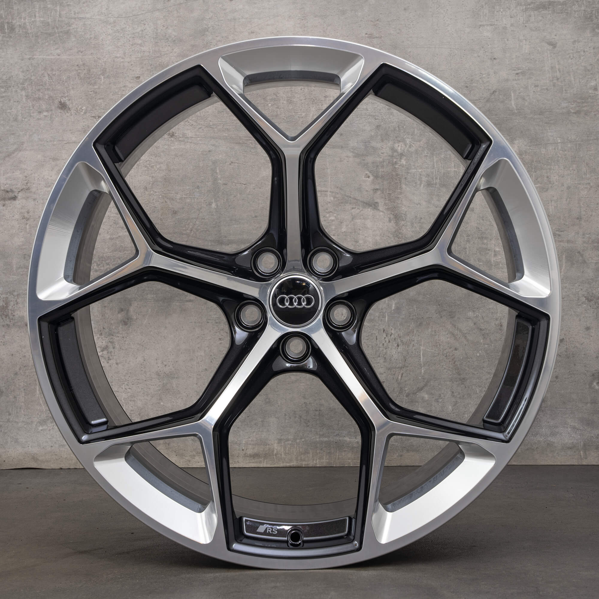 Audi RS6 RS7 4K C8 22 tums fälgar honeycomb design 4K0601025BM NYTT