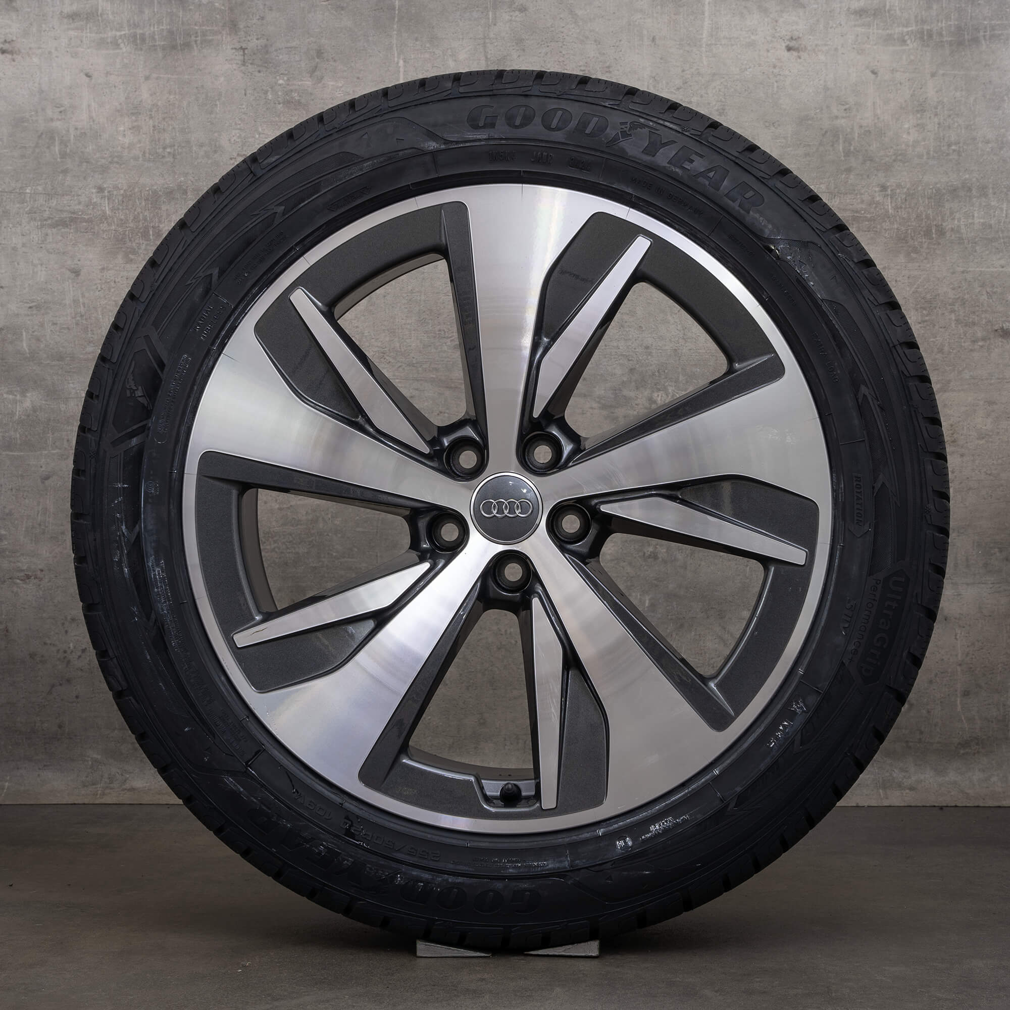 OEM Audi e-tron Q8 winter wheels 20 inch GE 4KE rims anthracite high gloss 4KE601025AF