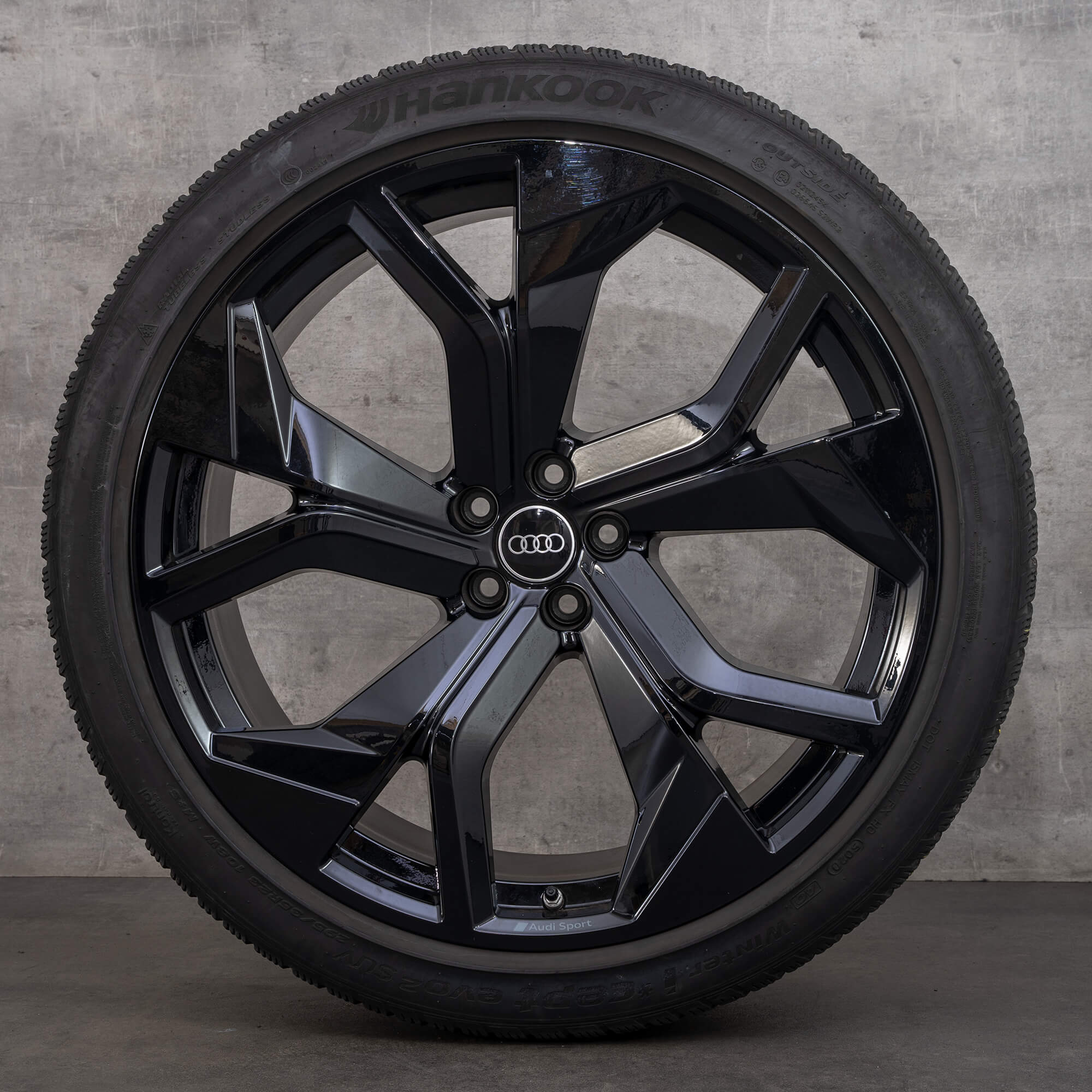 Roți de iarnă Audi RS Q8 originale 23 inch rotor 4M8 jante 4M8601025DC negru lucios NOU