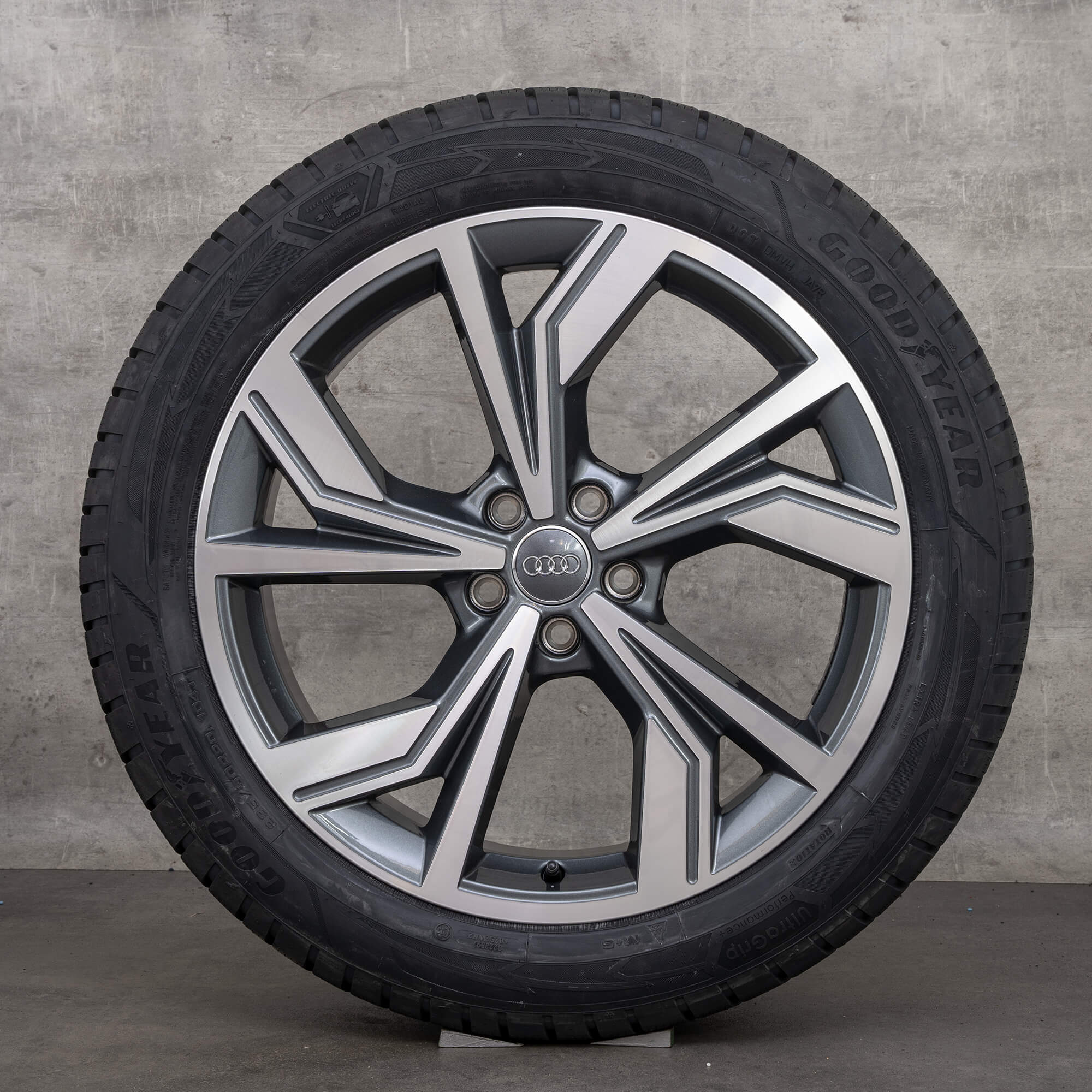 Audi 20 inch velgen Q4 e-tron Sportback alloy winterbanden wintervelgen