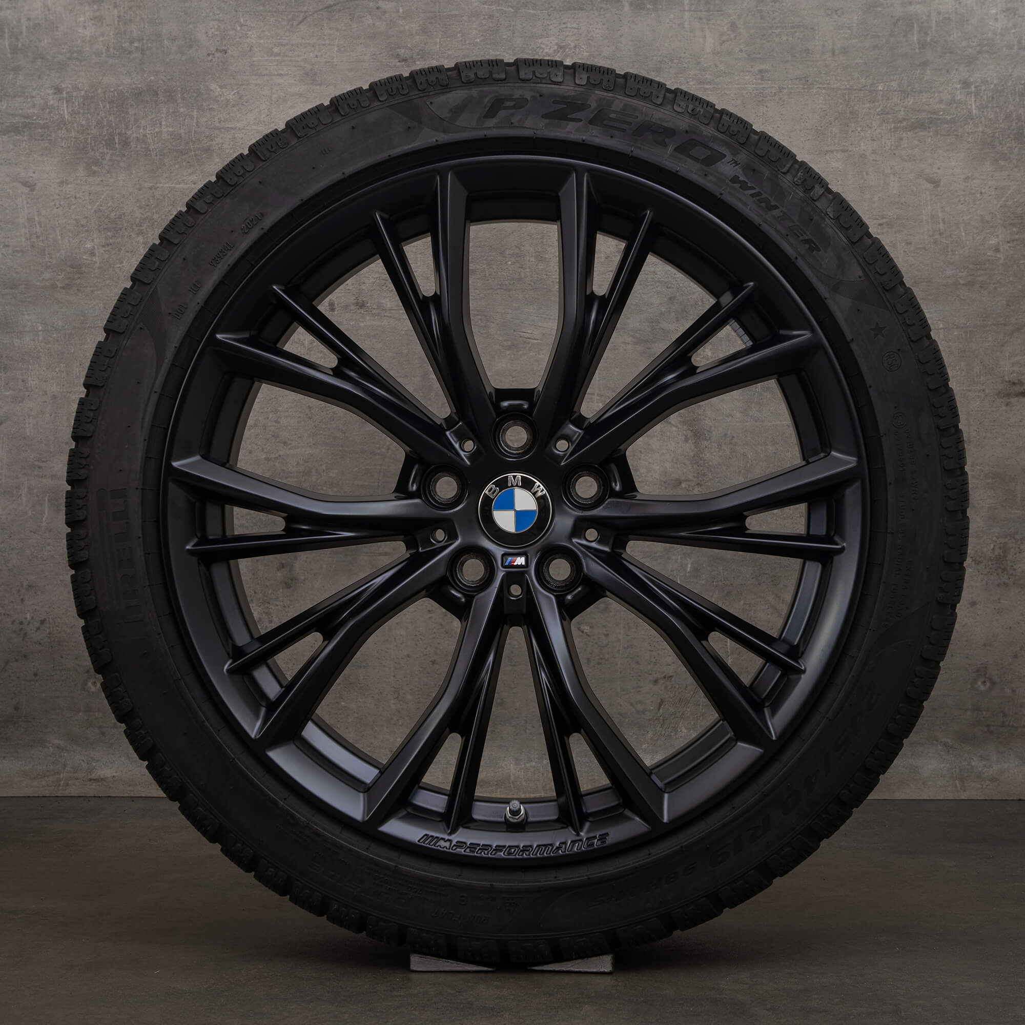 Originální zimni alu kola BMW řady 5 8 19" G30 G31 G14 G15 G16 styl ráfků 786 M 6885455 matná černá