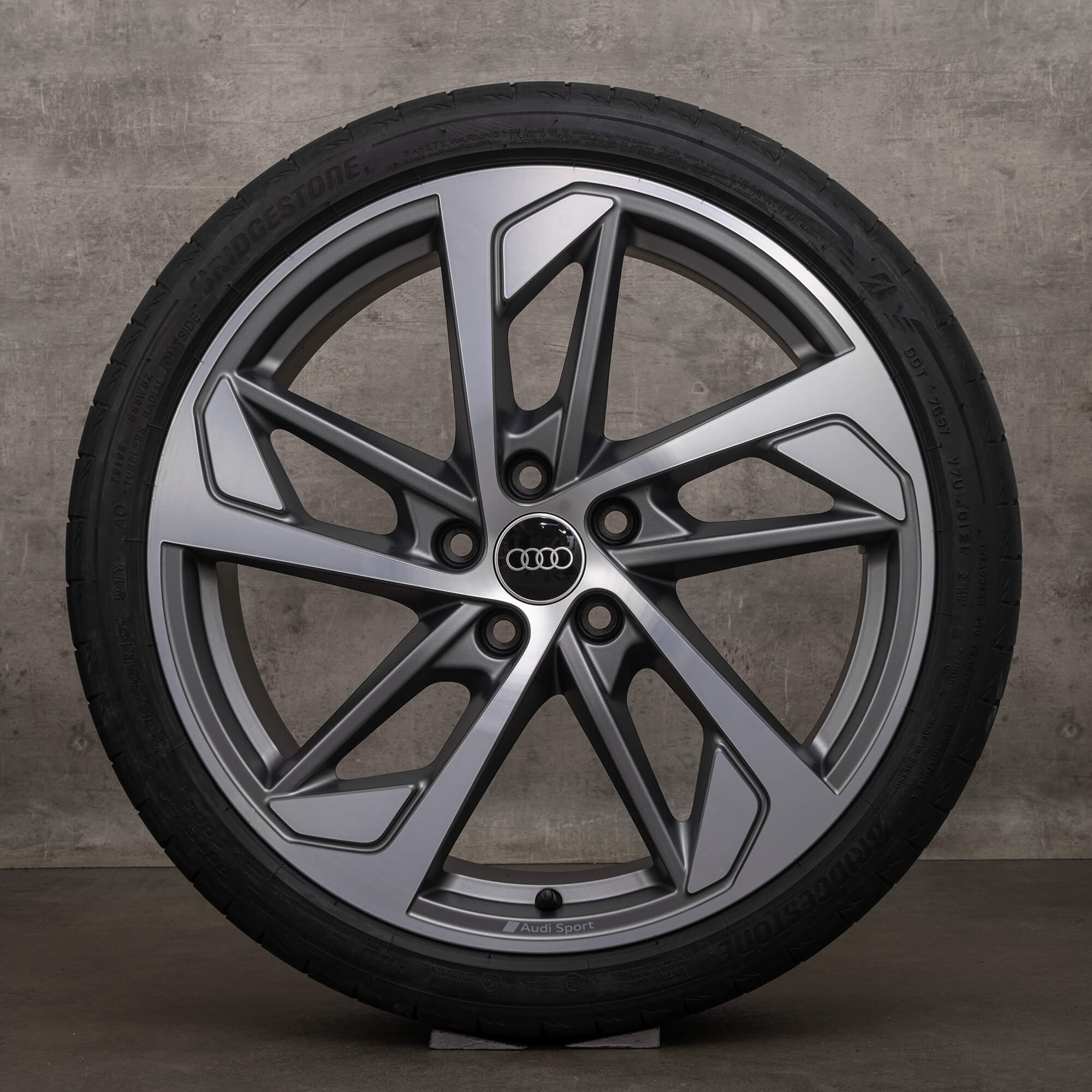 Originele Audi A3 S3 velgen 19 inch 8Y zomerwielen trapezium 8Y0601025R titanium mat gepolijst