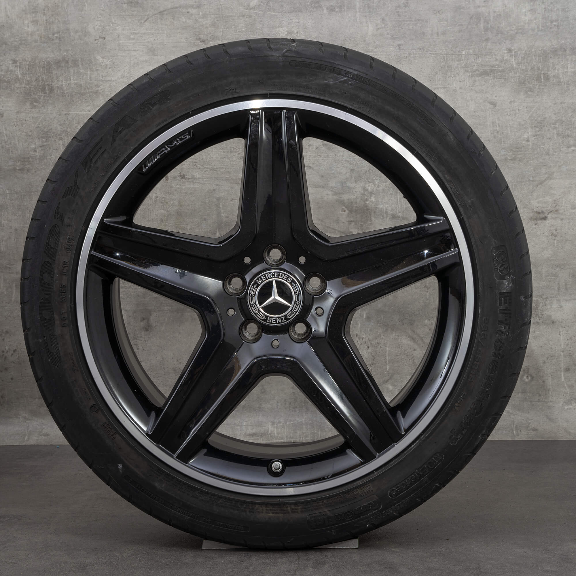 OEM AMG Mercedes Benz GLA rims 19 inch X156 winter tires A1564010600 black high-gloss wheels