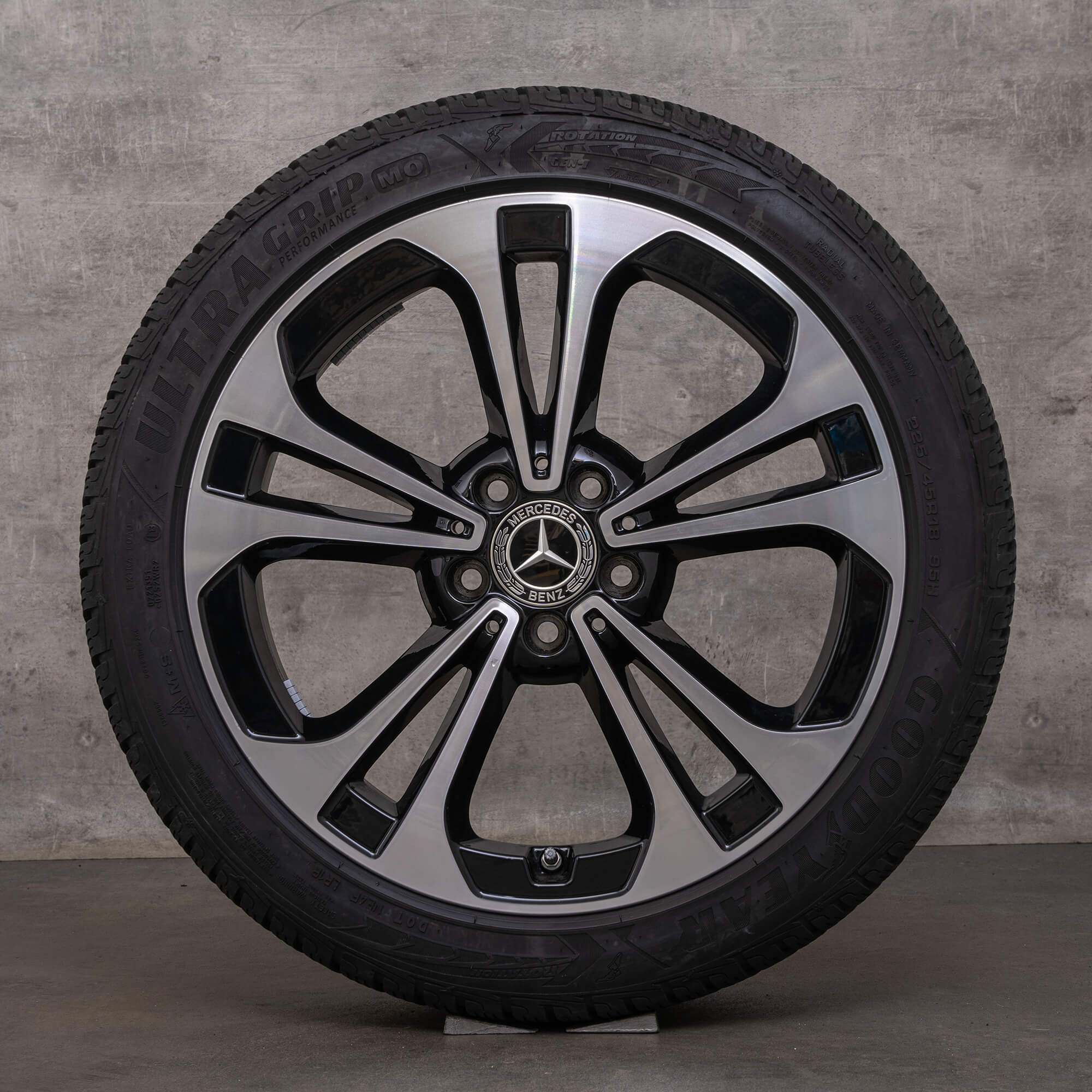 Originele Mercedes Benz C-Klasse winterwielen 18 inch W206 S206 velgen A2064016200 zwart gepolijst