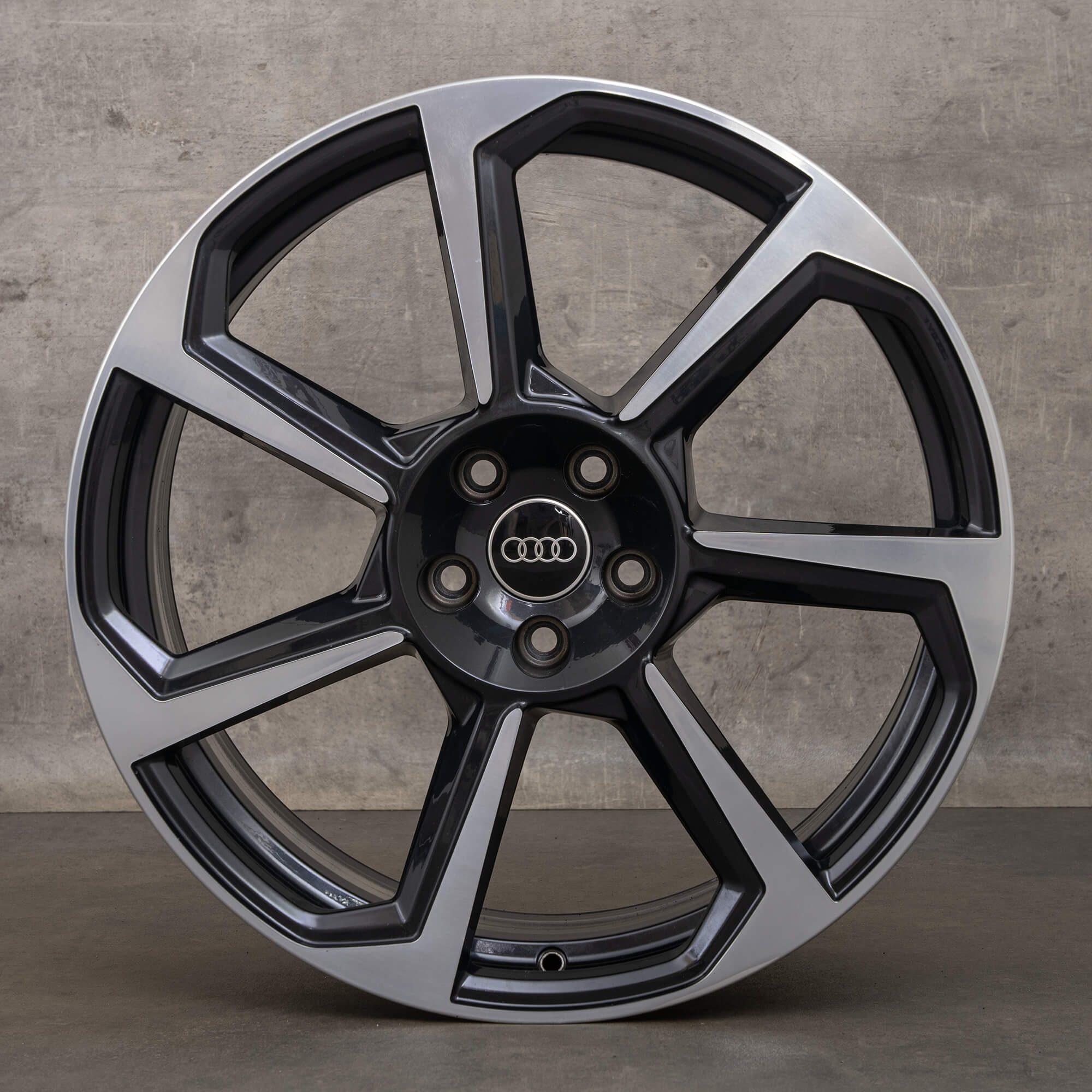 Audi TT RS 8S FV 20 tommer fælge 8S0601025AF antracit sort glansdrejet rotor