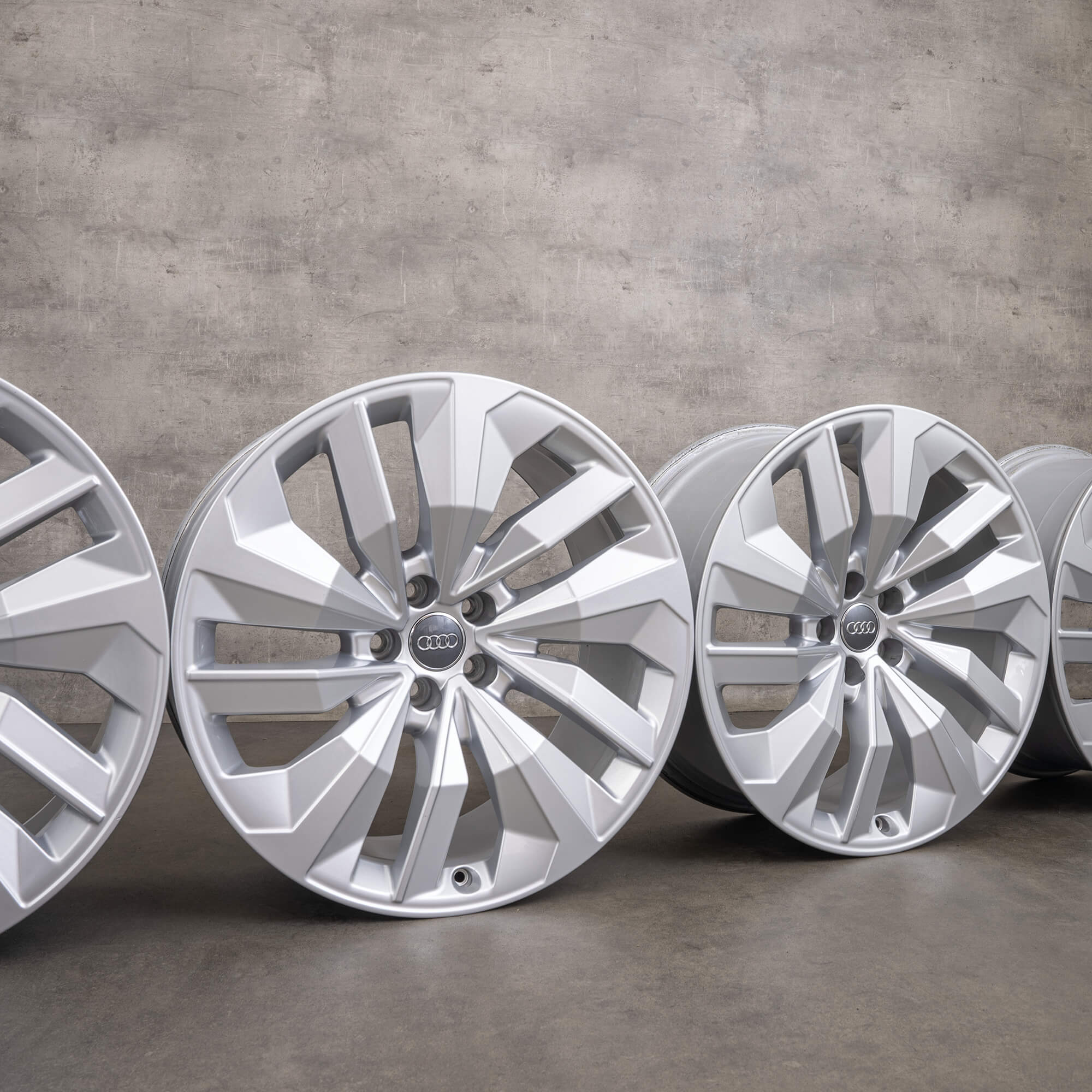 Original Audi Q8 e-tron GE Sportback 20 inch rims 4KE601025N silver