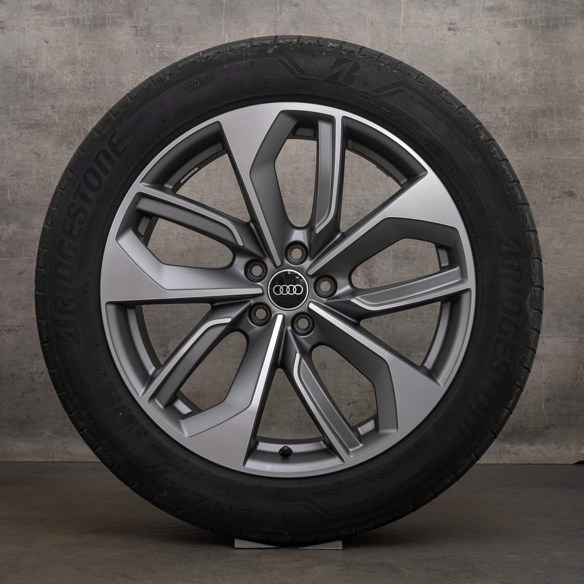 Originele Audi e-tron GE Sportback 20 inch velgen zomerbanden 4KE601025 titanium mat gepolijst