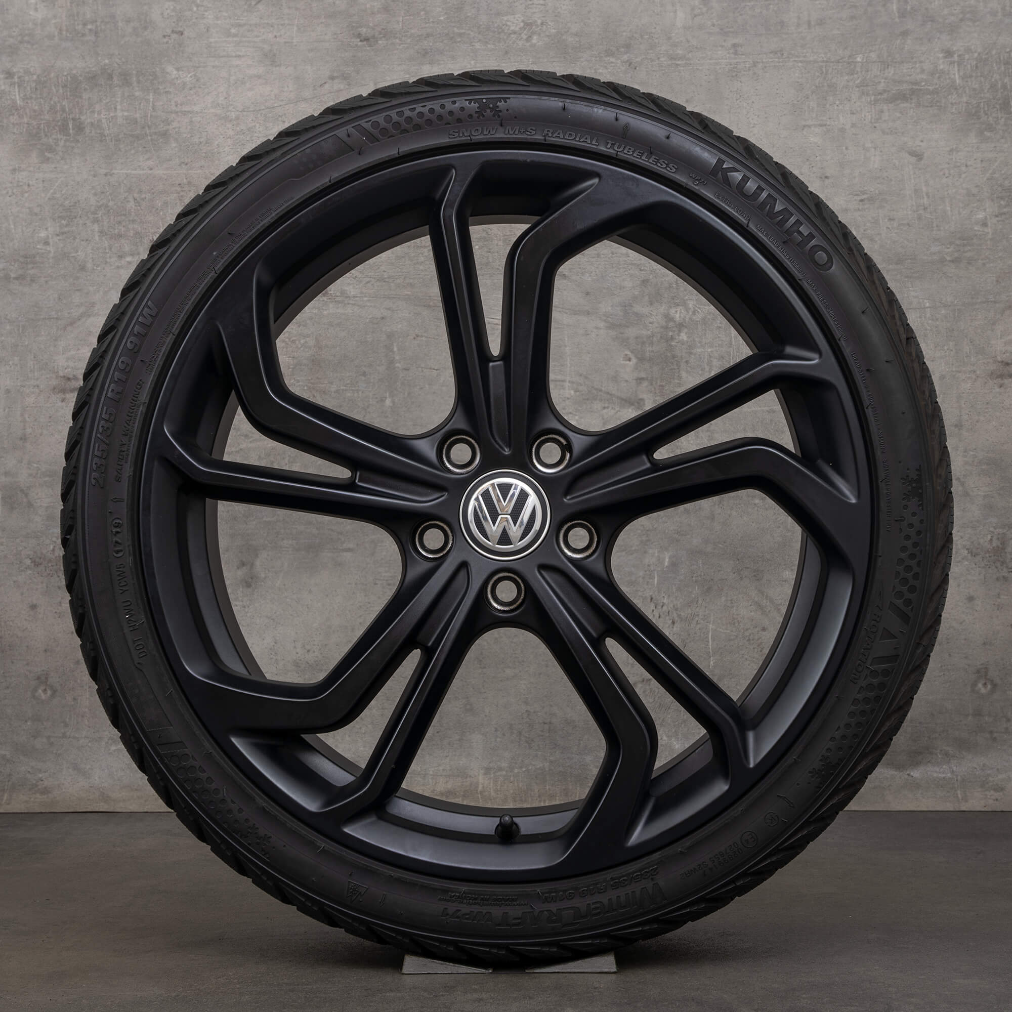 Volkswagen VW Golf 7 VII zimni alu kola pneumatiky 19 palcové ráfky Reifnitz