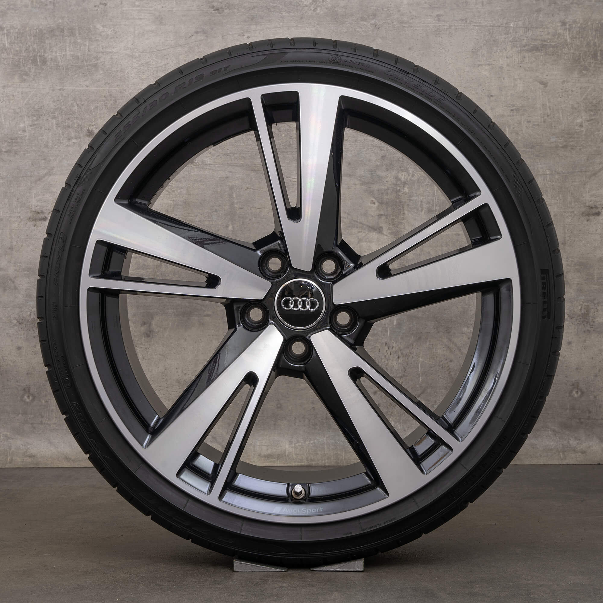 Audi RS3 8V jante de vara 19 inch anvelope 8V0601025FN 8V0601025FK