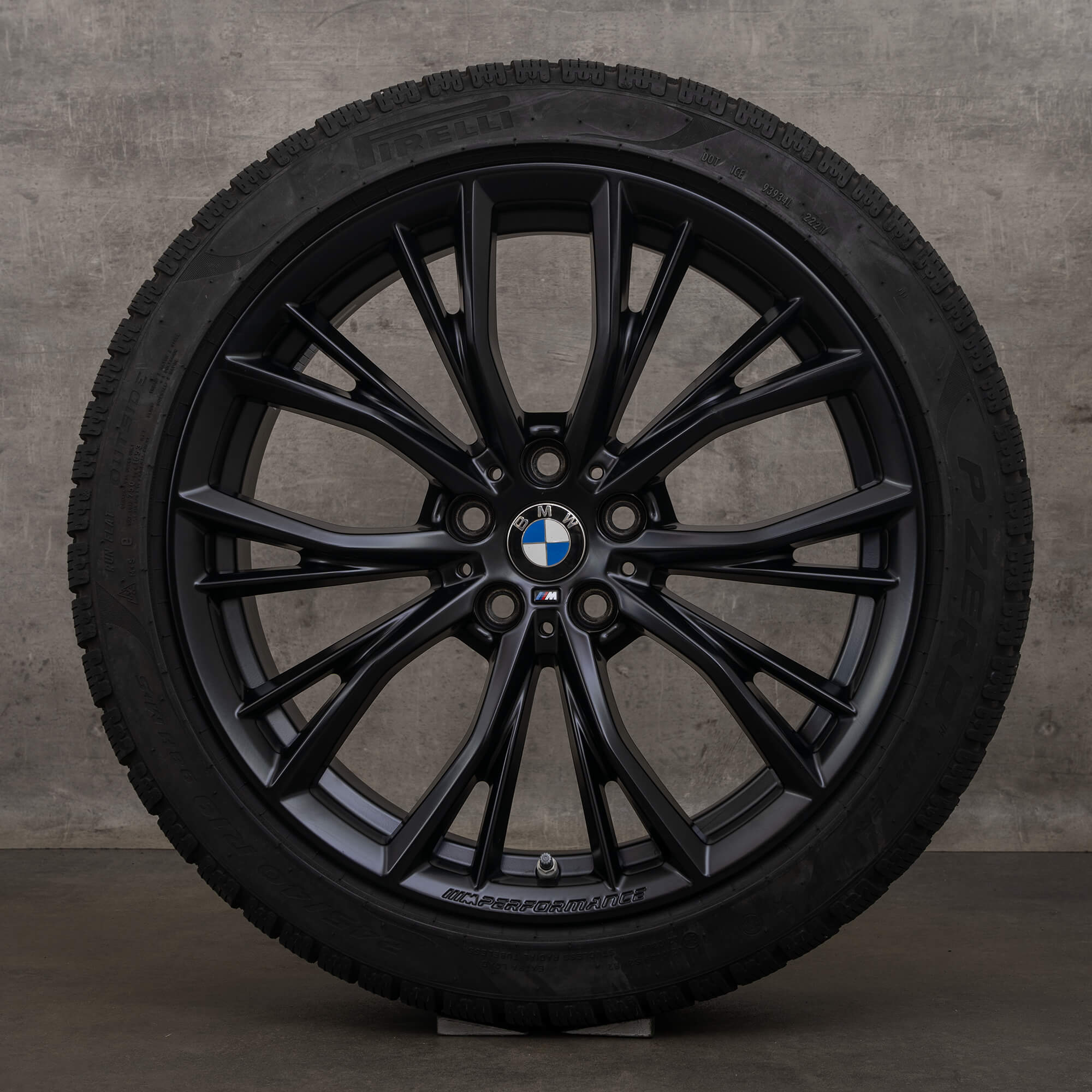 Originální zimni alu kola BMW řady 5 8 19" G30 G31 G14 G15 G16 styl ráfků 786 M 6885455 matná černá