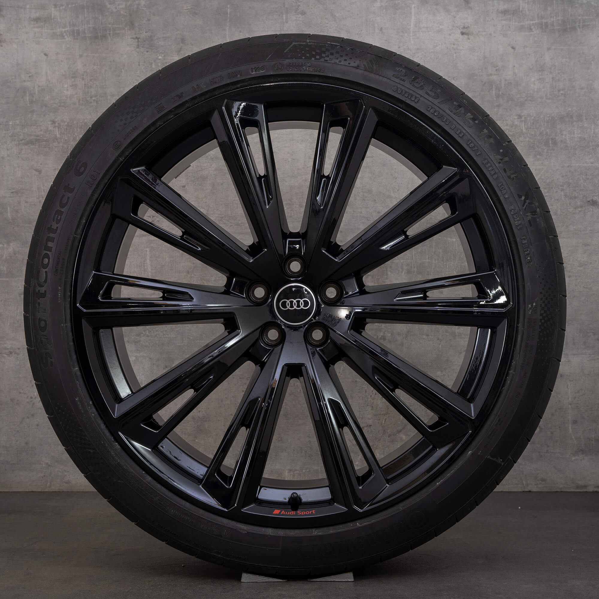 Audi Q8 SQ8 summer wheels 23 inch rims tires 4M8601025AT aluminum