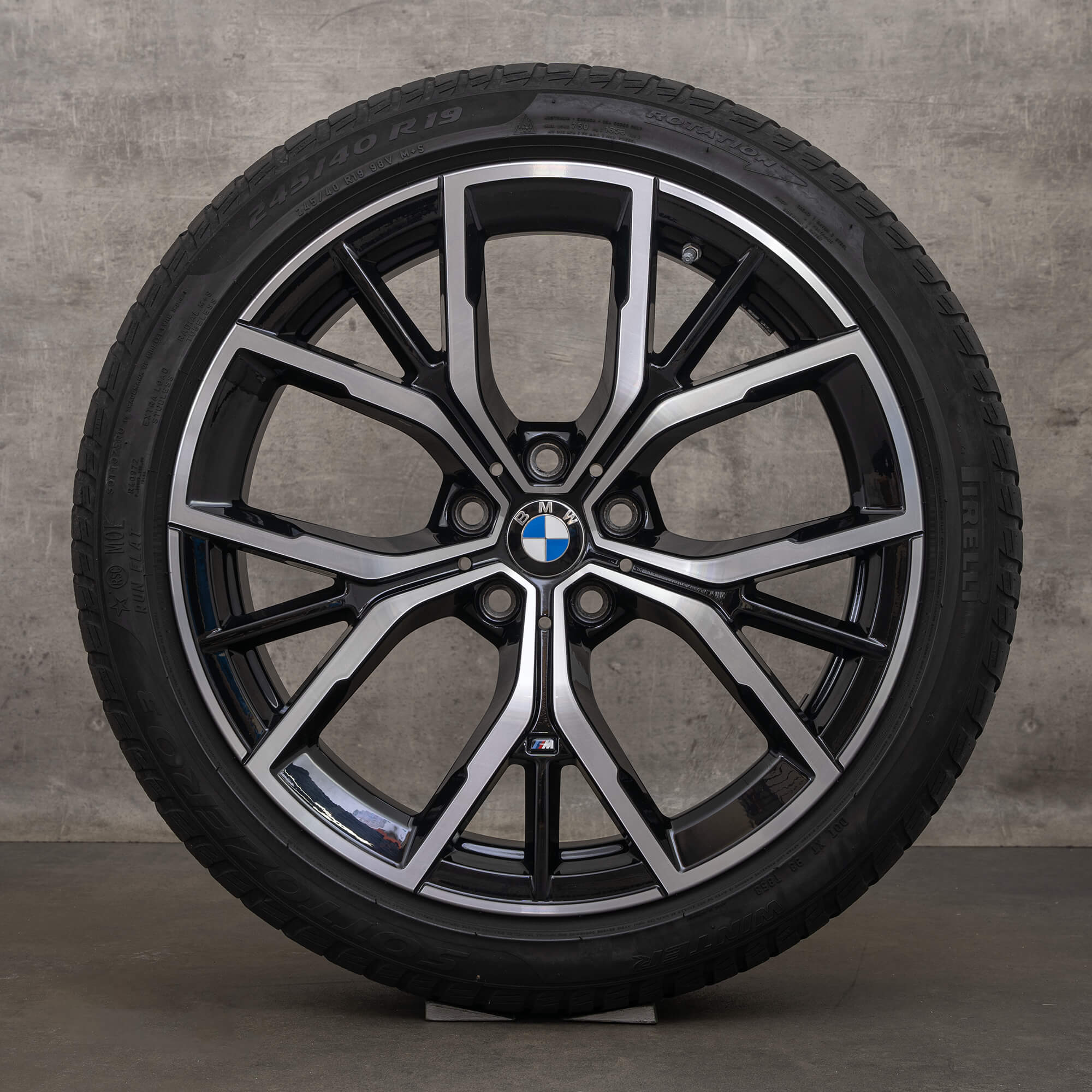 OEM BMW 5 Series G30 G31 19 inch rims winter tires Styling 845 M Y-spoke 8747405 black high-gloss wheels