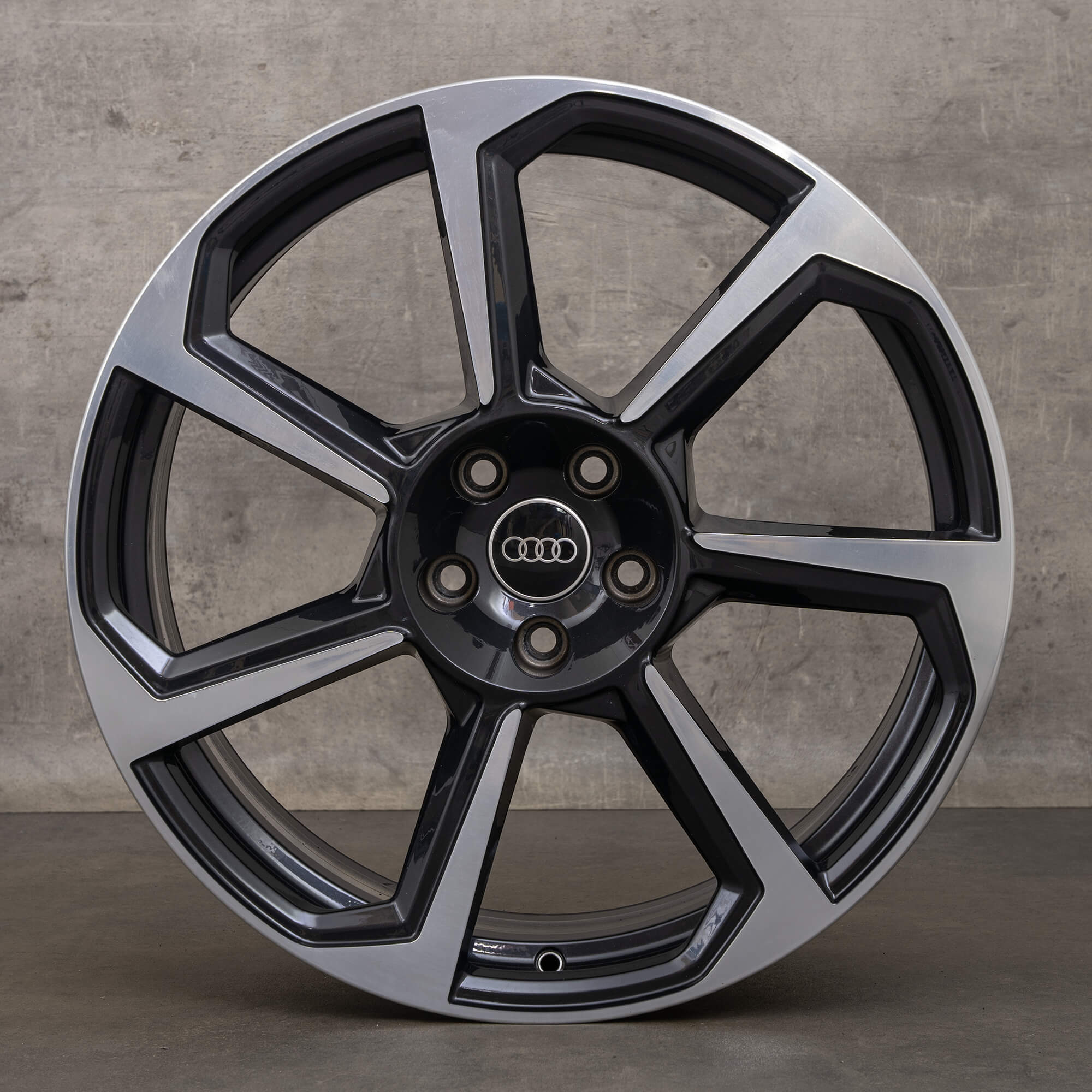 Audi TT RS 8S FV 20 tommer fælge 8S0601025AF antracit sort glansdrejet rotor