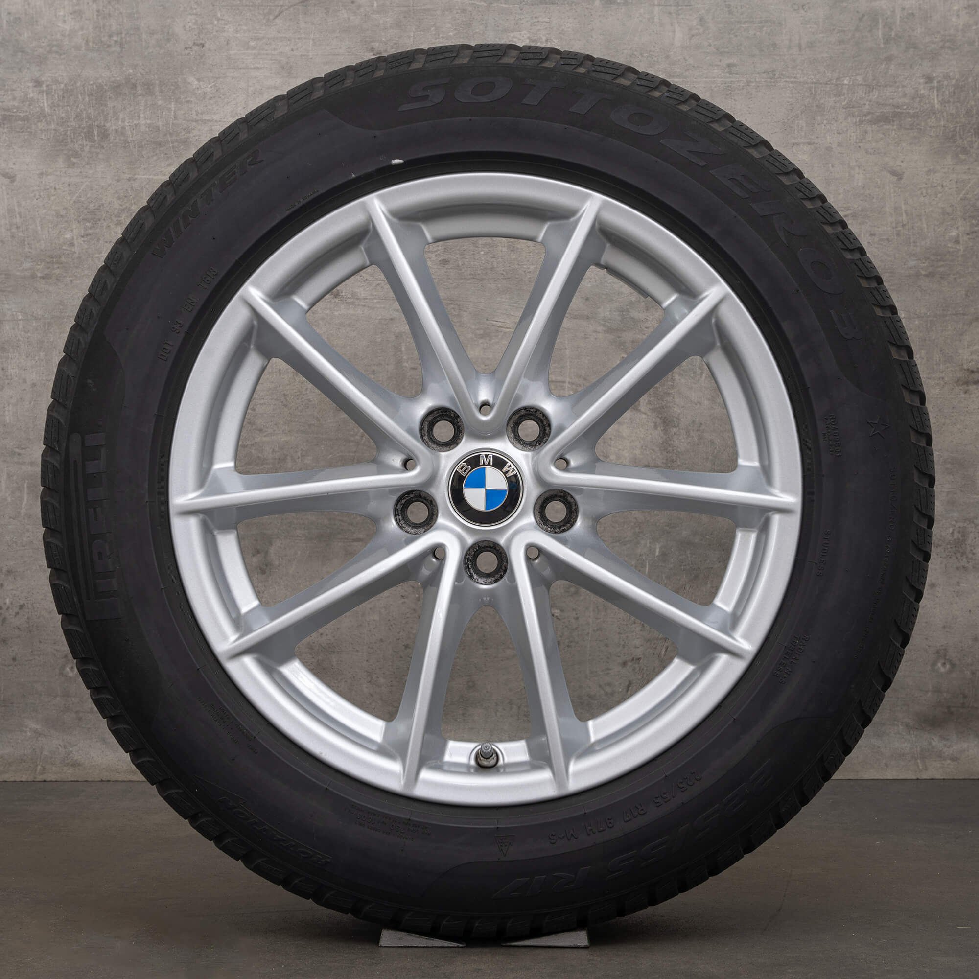 Cerchioni originali BMW Serie 5 G30 G31 da 17 pollici pneumatici invernali 6868217 Styling 618 ruote argento