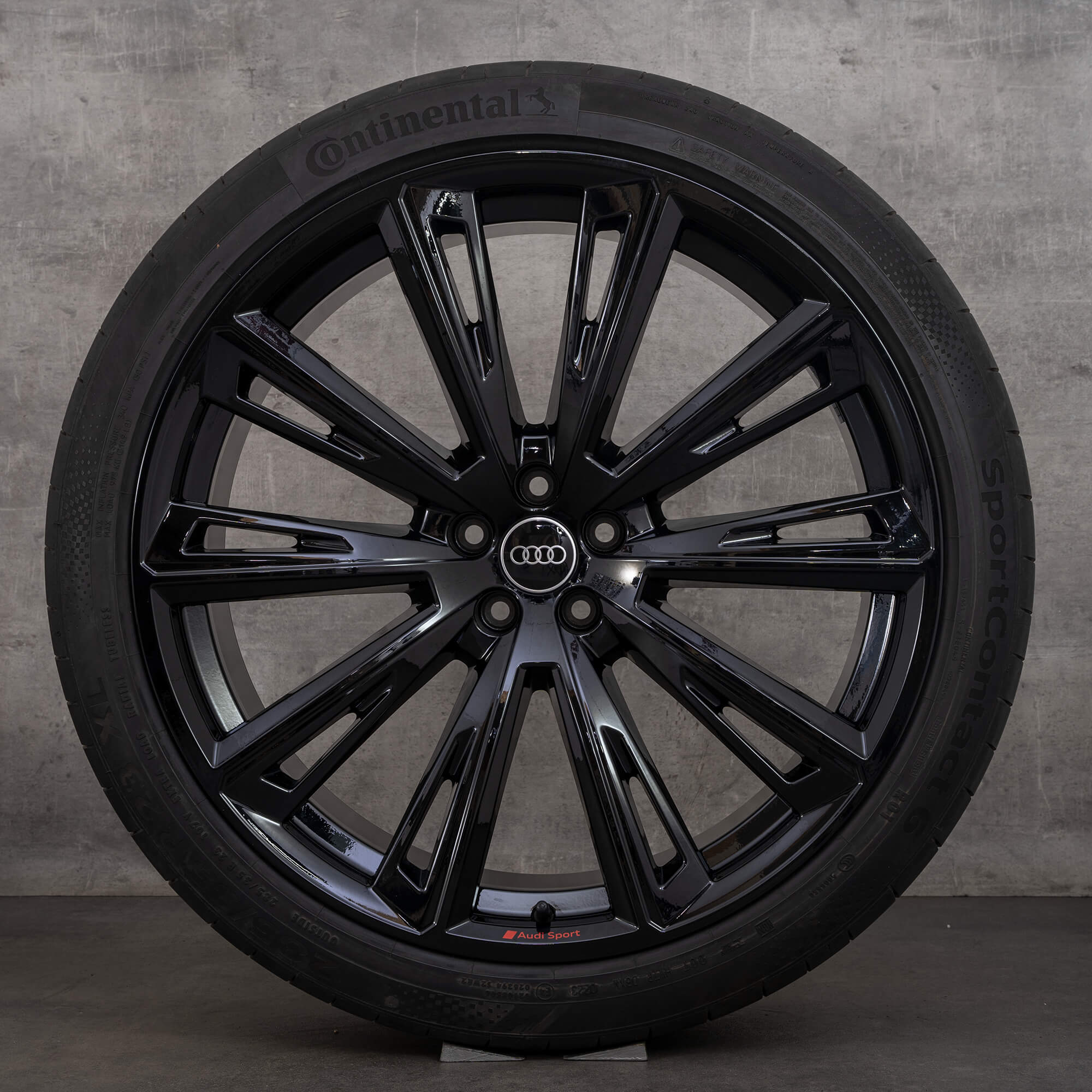 Audi Q8 SQ8 summer wheels 23 inch rims tires 4M8601025AT aluminum