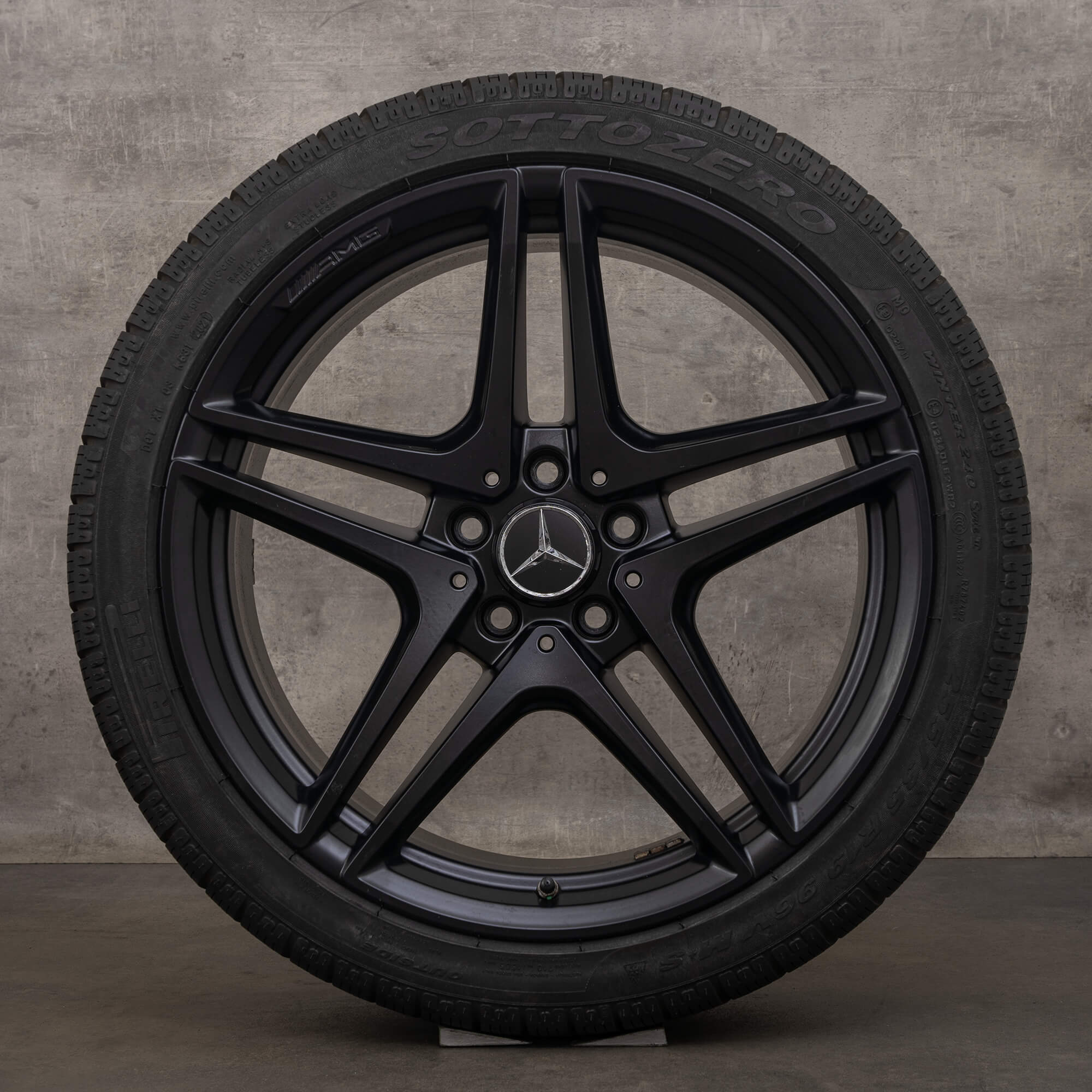 Originele AMG Mercedes Benz C-Klasse C63 & S velgen 19 inch C205 A205 winterbanden A2054016200 A2054017900 zwart matte wintervelgen