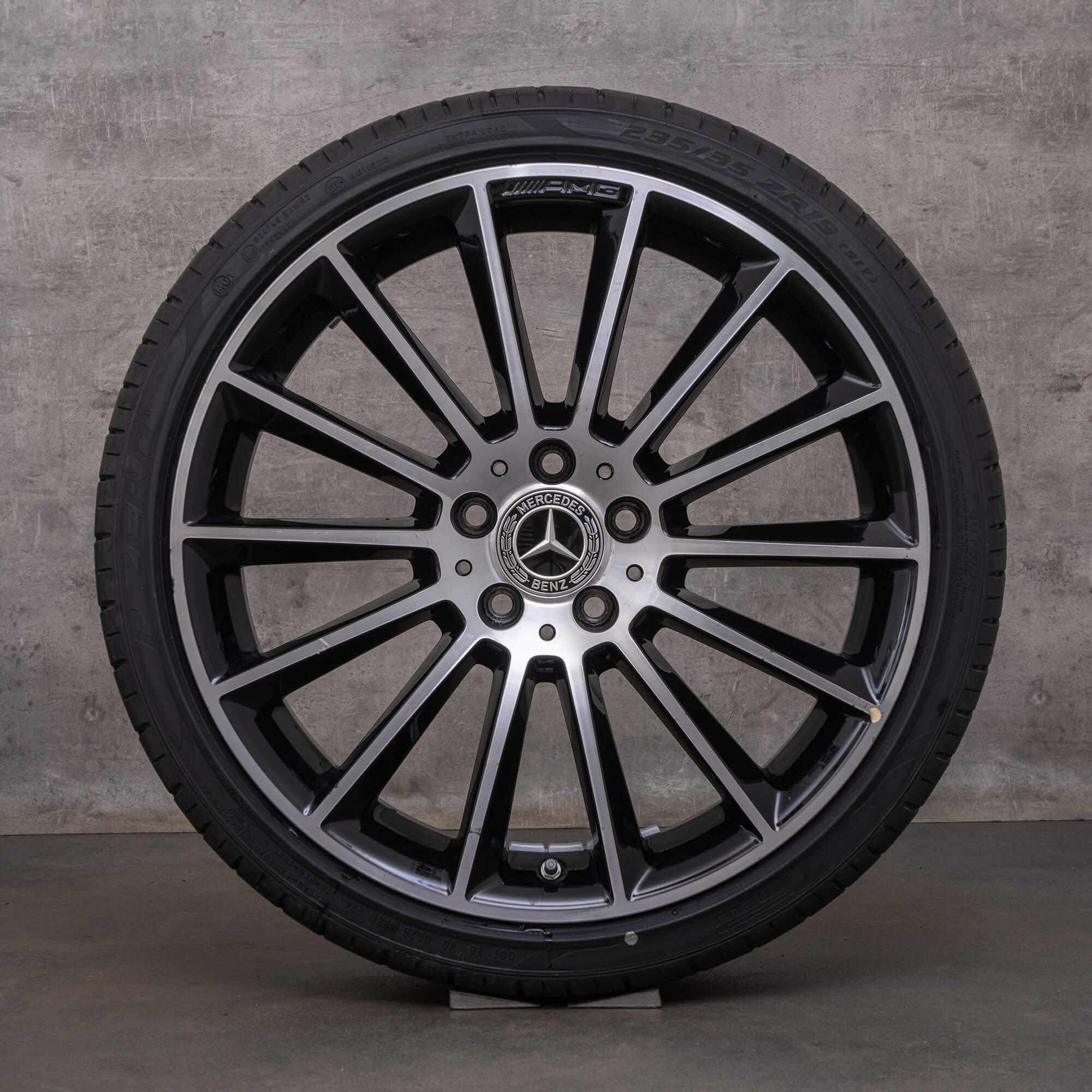 Originální Mercedes Benz A-Class A35 AMG disky 19" letni alu kola A1774011900 černá lesklá soustružená