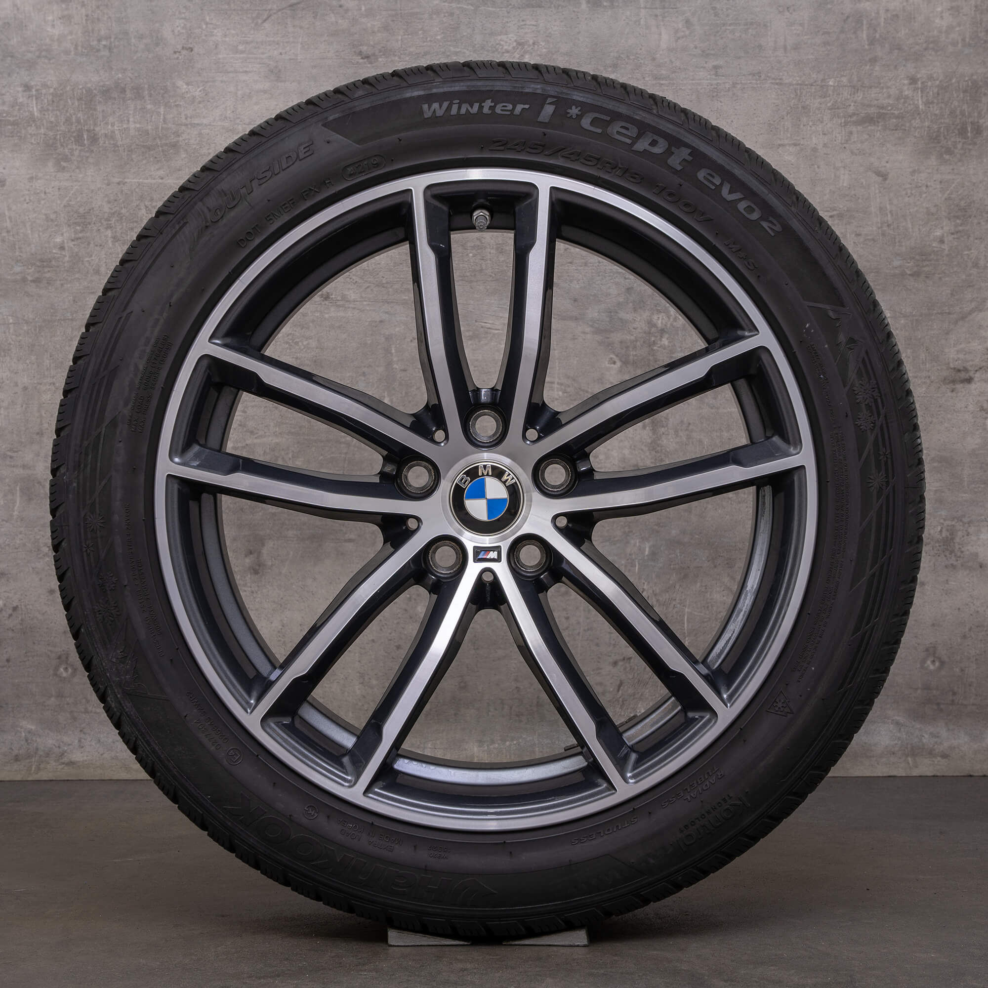 OEM BMW 5 Series winter wheels 18 inch G30 G31 rims styling 662 M 8093405 8093406 ferricgrey front polish