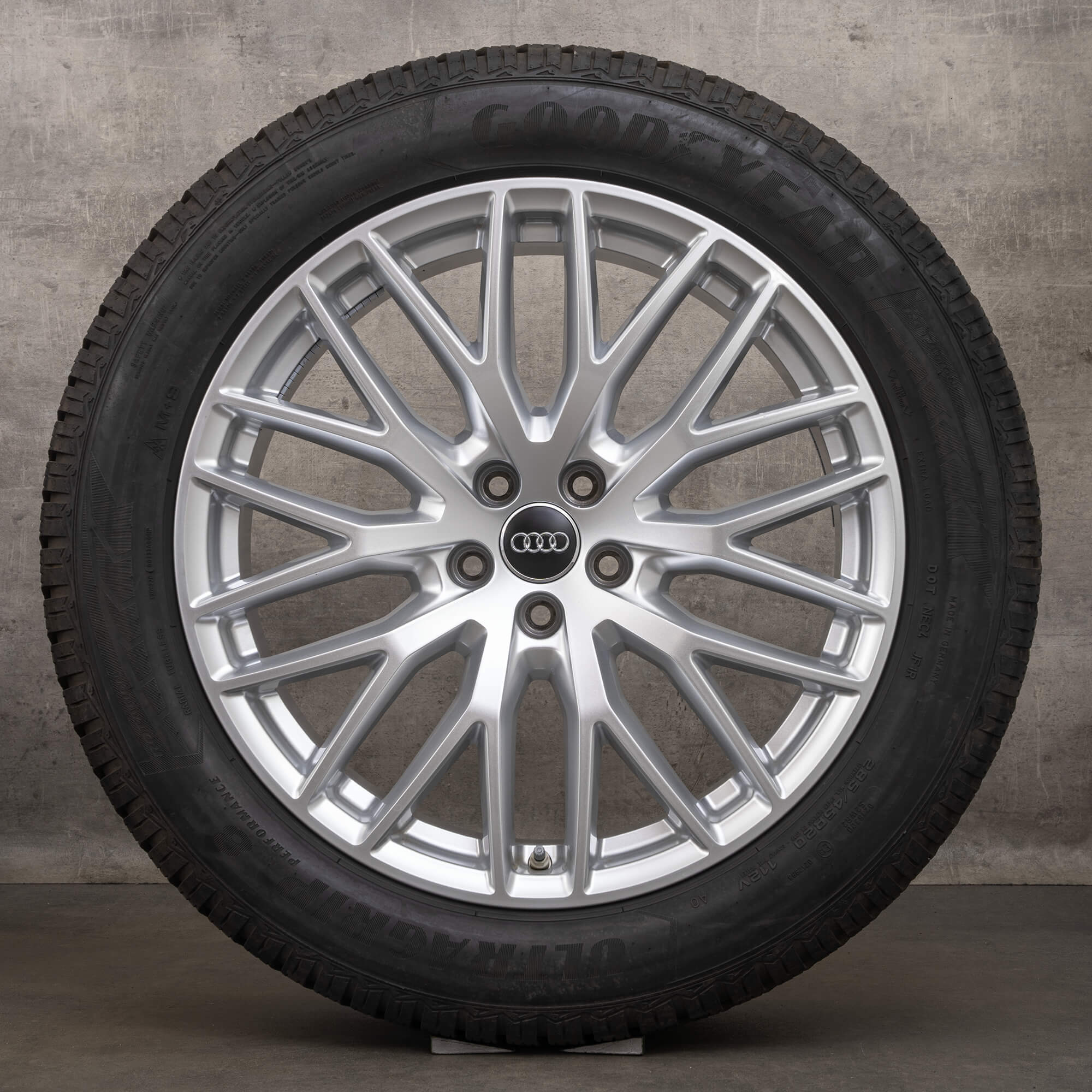 OEM Audi Q7 SQ7 4M 20 inch winter tires rims 4M0601025CQ silver