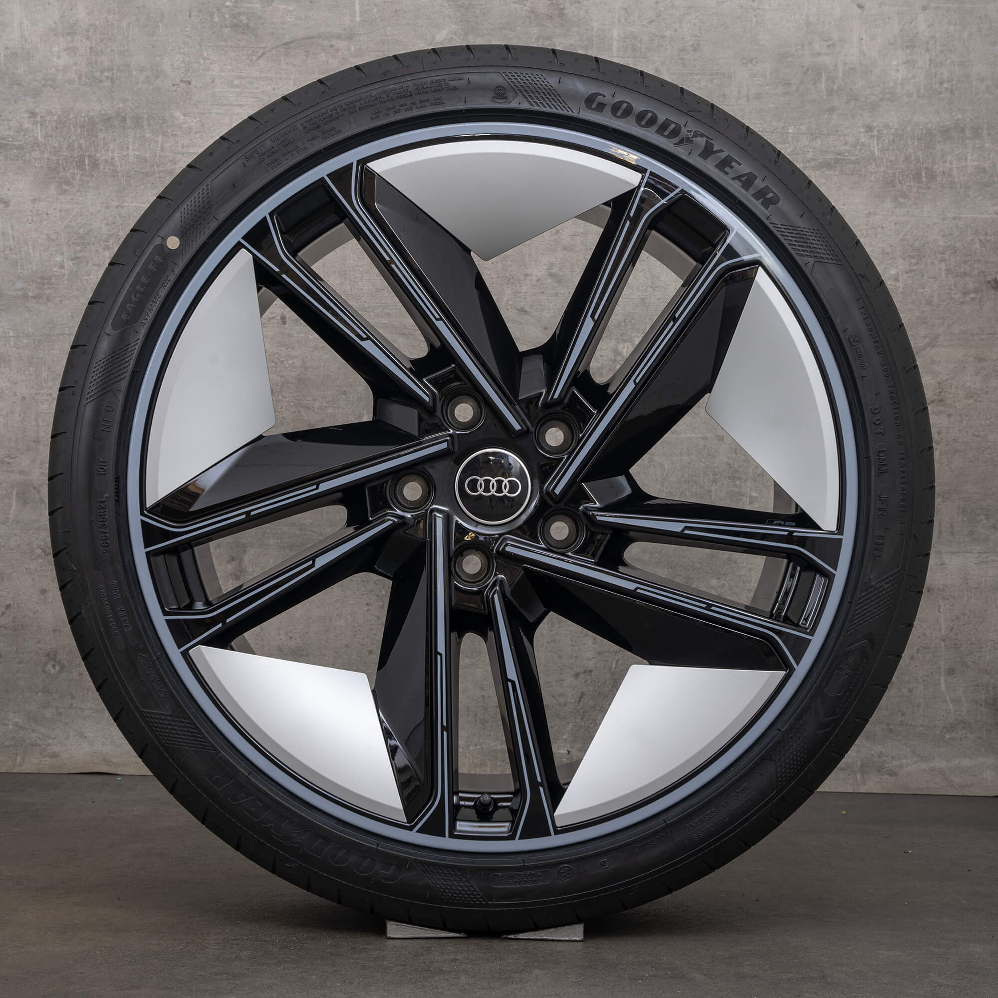 Audi e-tron GT RS Quattro 4J FW zomerwielen 21 inch velgen zomerbanden 7 mm