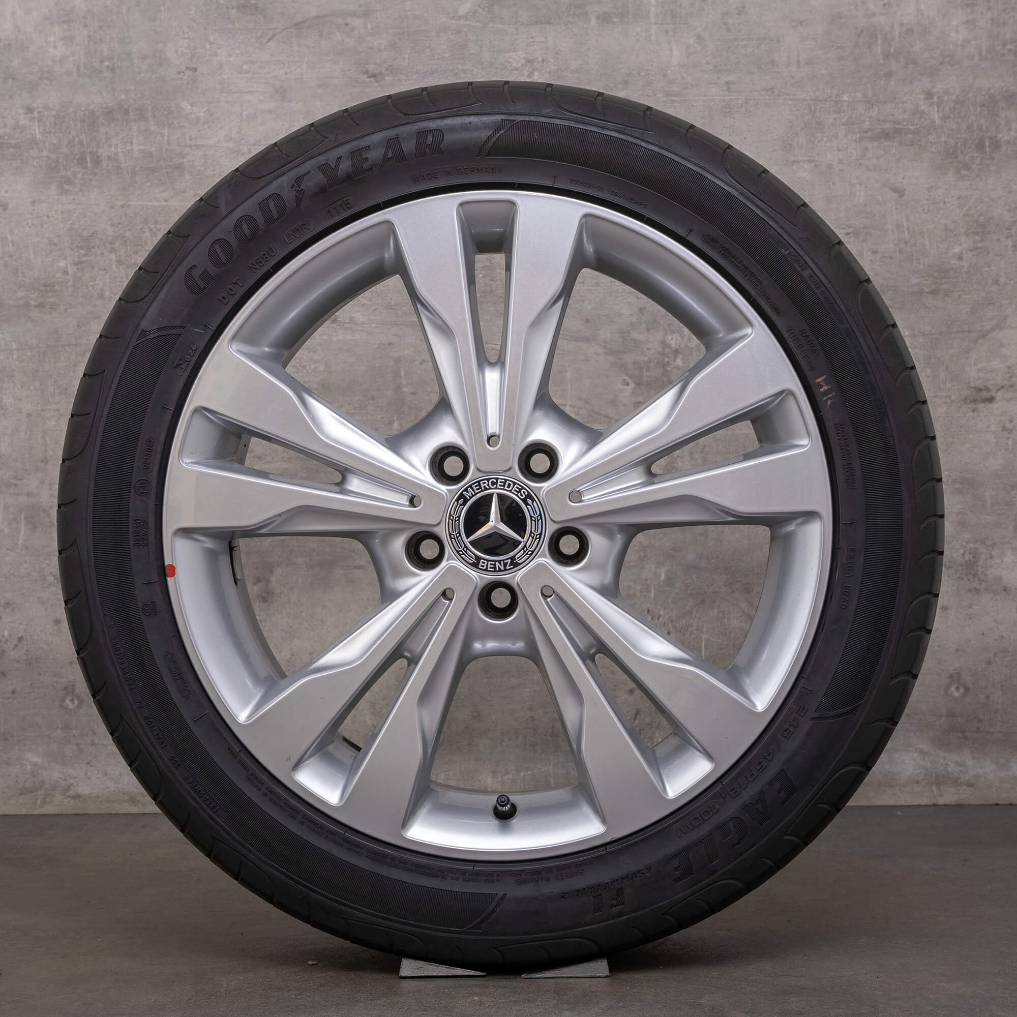 Originele Mercedes V-Klasse winterwielen 18 inch W447 Vito Viano velgen A4474010501 zilver