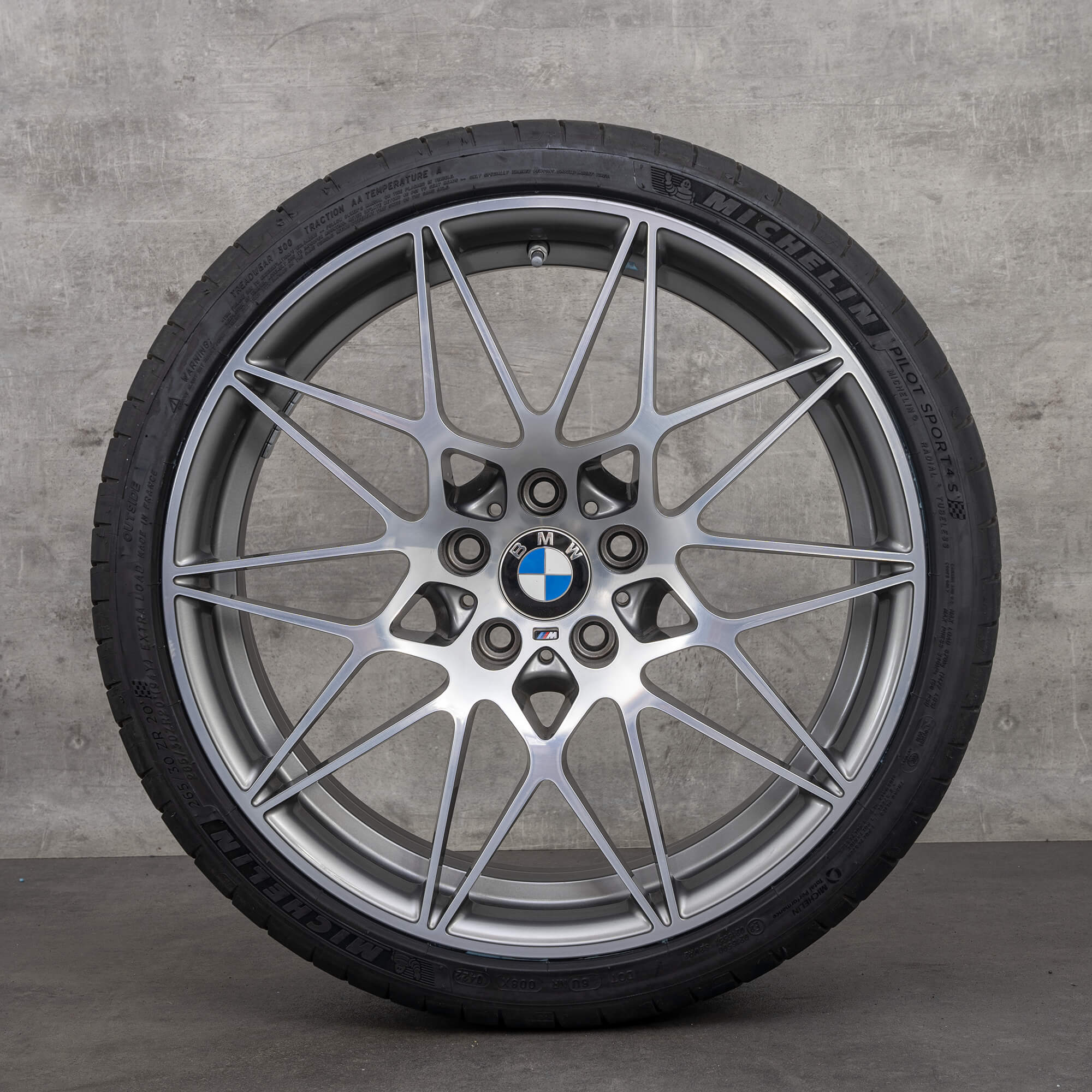 BMW 20 tommers felger M3 F80 M4 F82 F83 sommerhjul sommerdekk M666