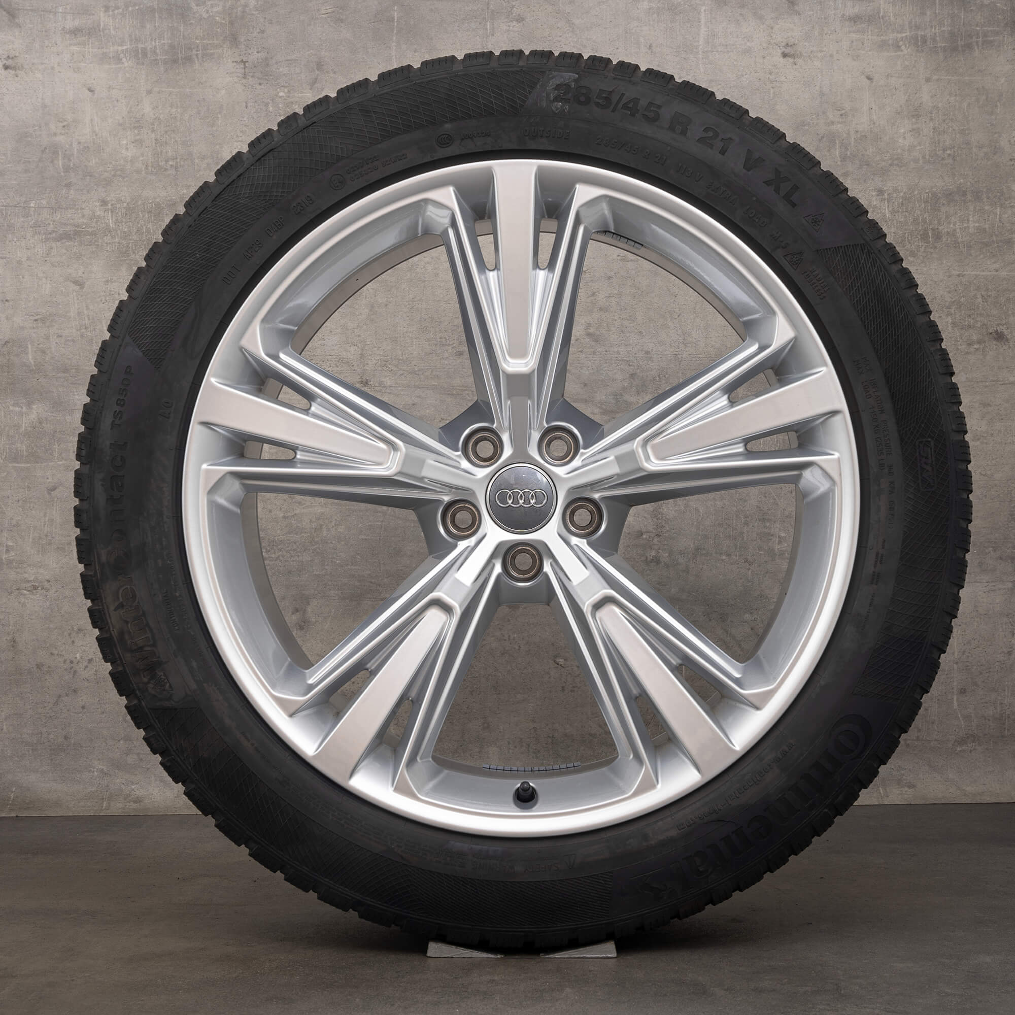 Audi Q8 SQ8 winter wheels tires 21 inch rims silver aluminum 4M8601025H