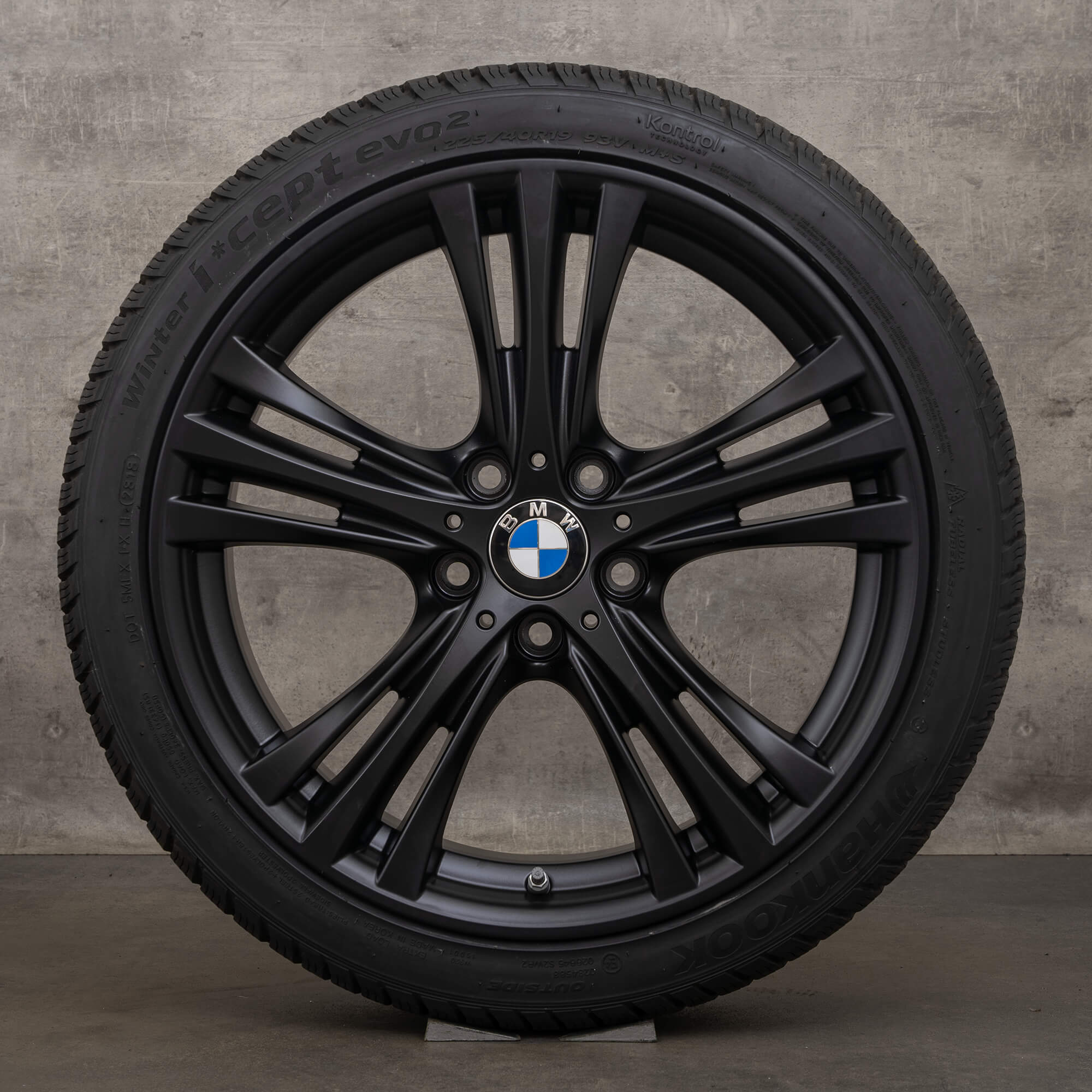 BMW Serie 3 F30 F31 4 F32 F33 F36 Cerchi invernali da 19 pollici styling 407 cerchi pneumatici 6857565 verniciati di nero