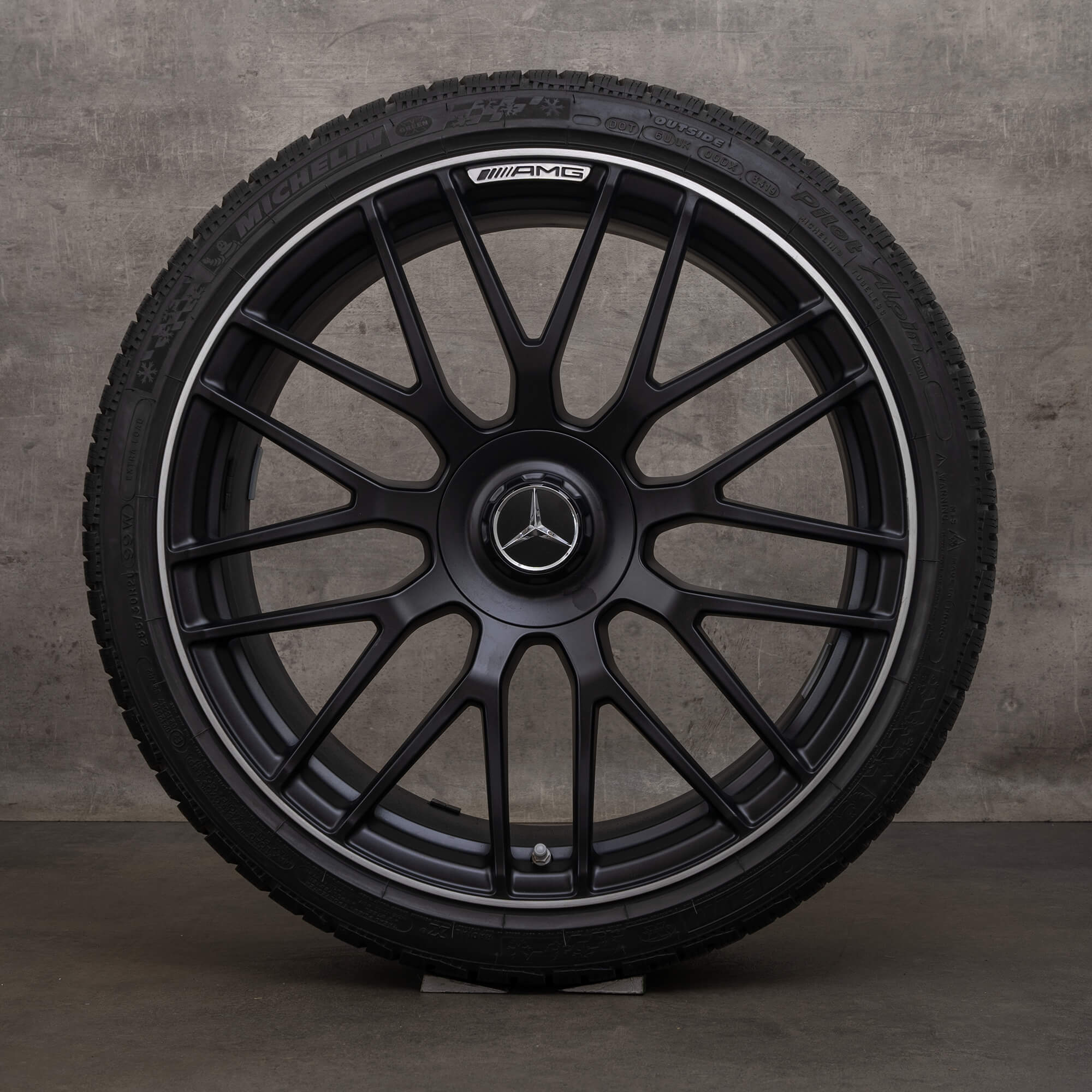 Originale AMG Mercedes Benz C63 S 19 20 tommer C205 A205 fælge vinterdæk A2054015900 A2054016100 sorte matte vinterhjul