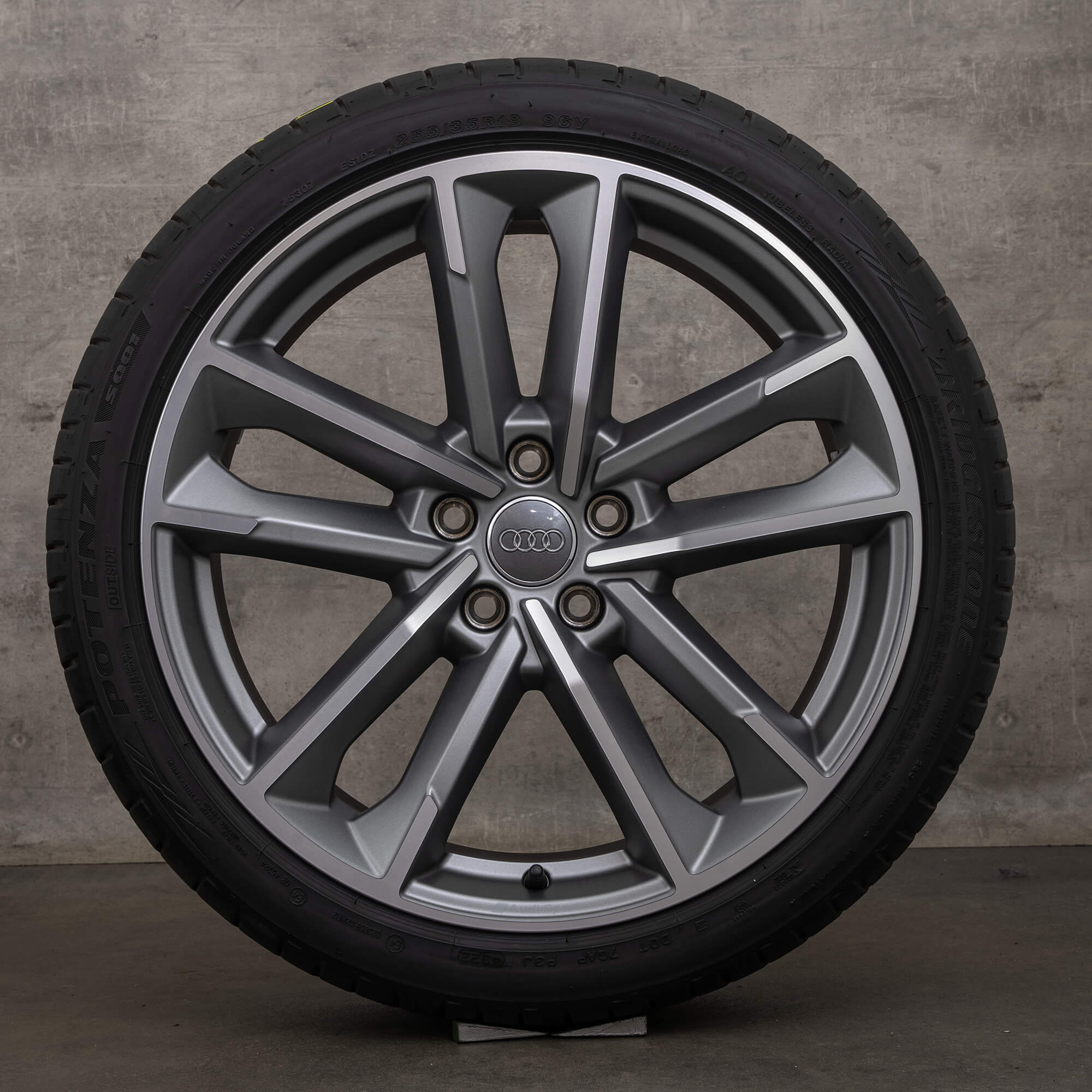 Originální Audi A5 S5 ráfky 19" 8W B9 F5 letni alu kola 8W0601025DC antracitově šedá high-lesk